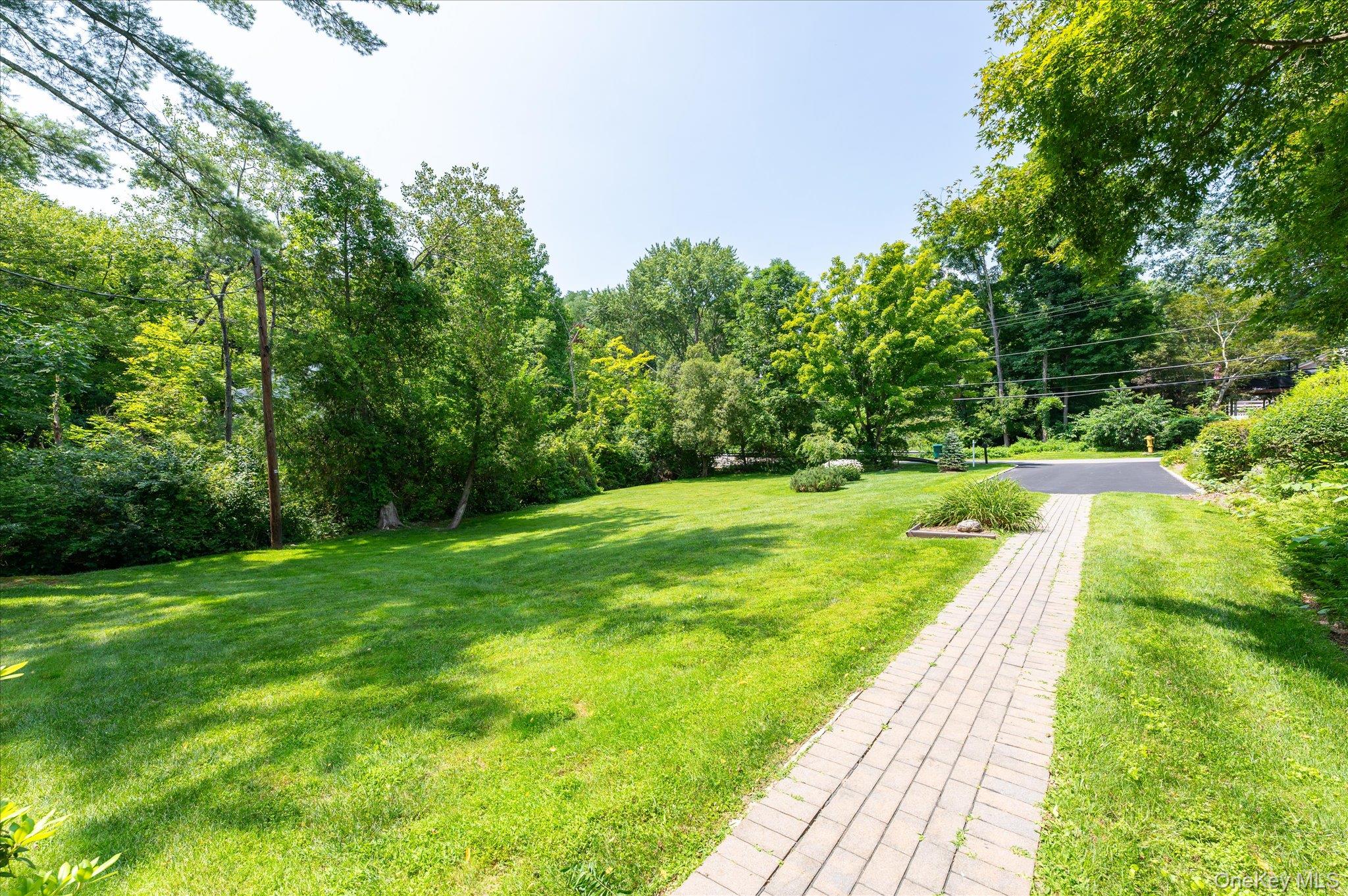 12 Lakeview Drive