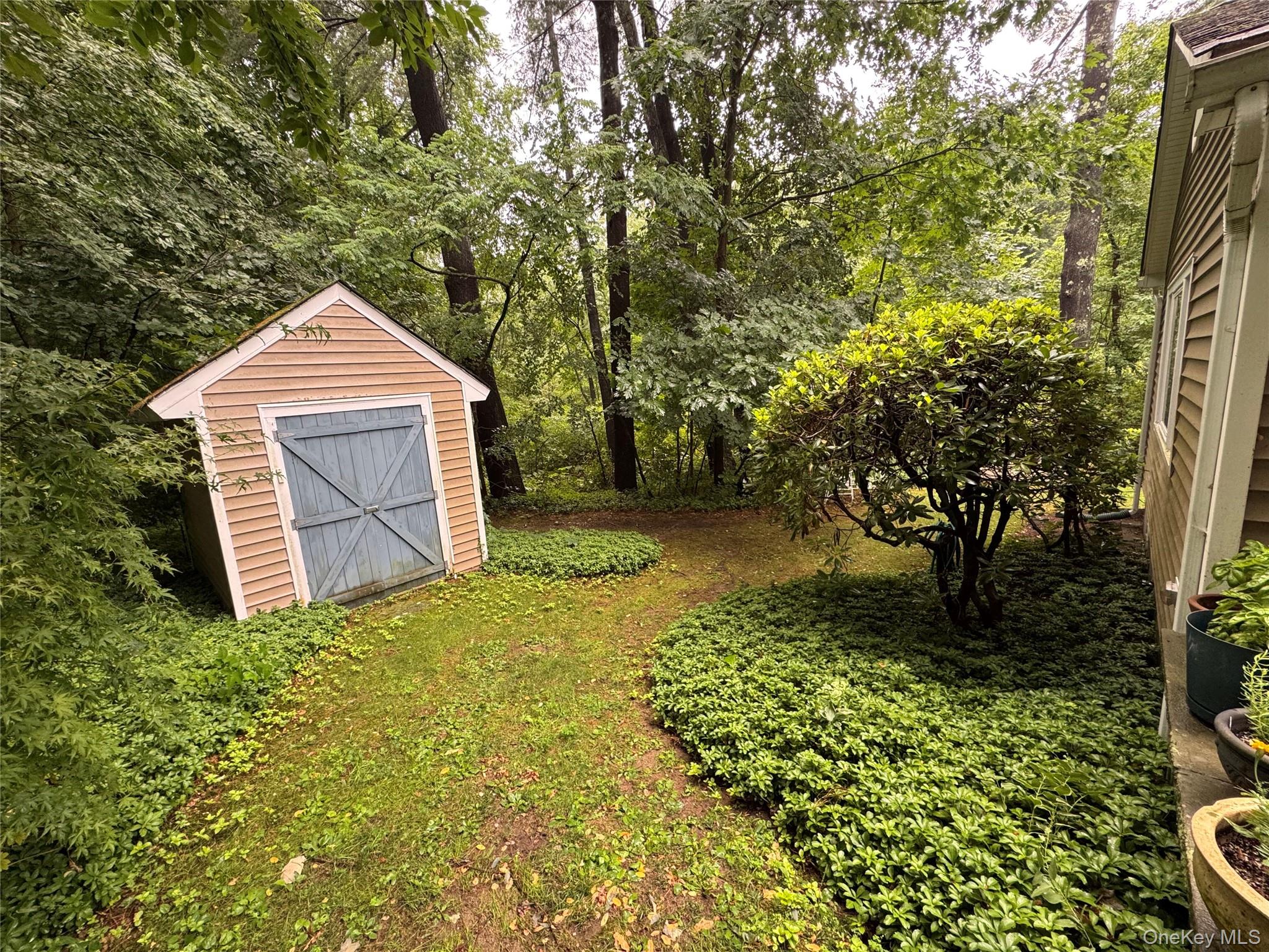 12 Lakeview Drive