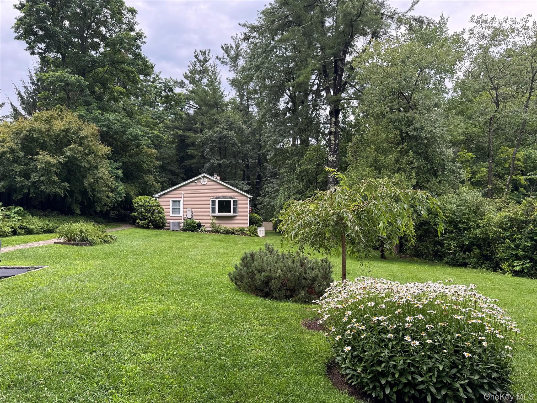 12 Lakeview Drive