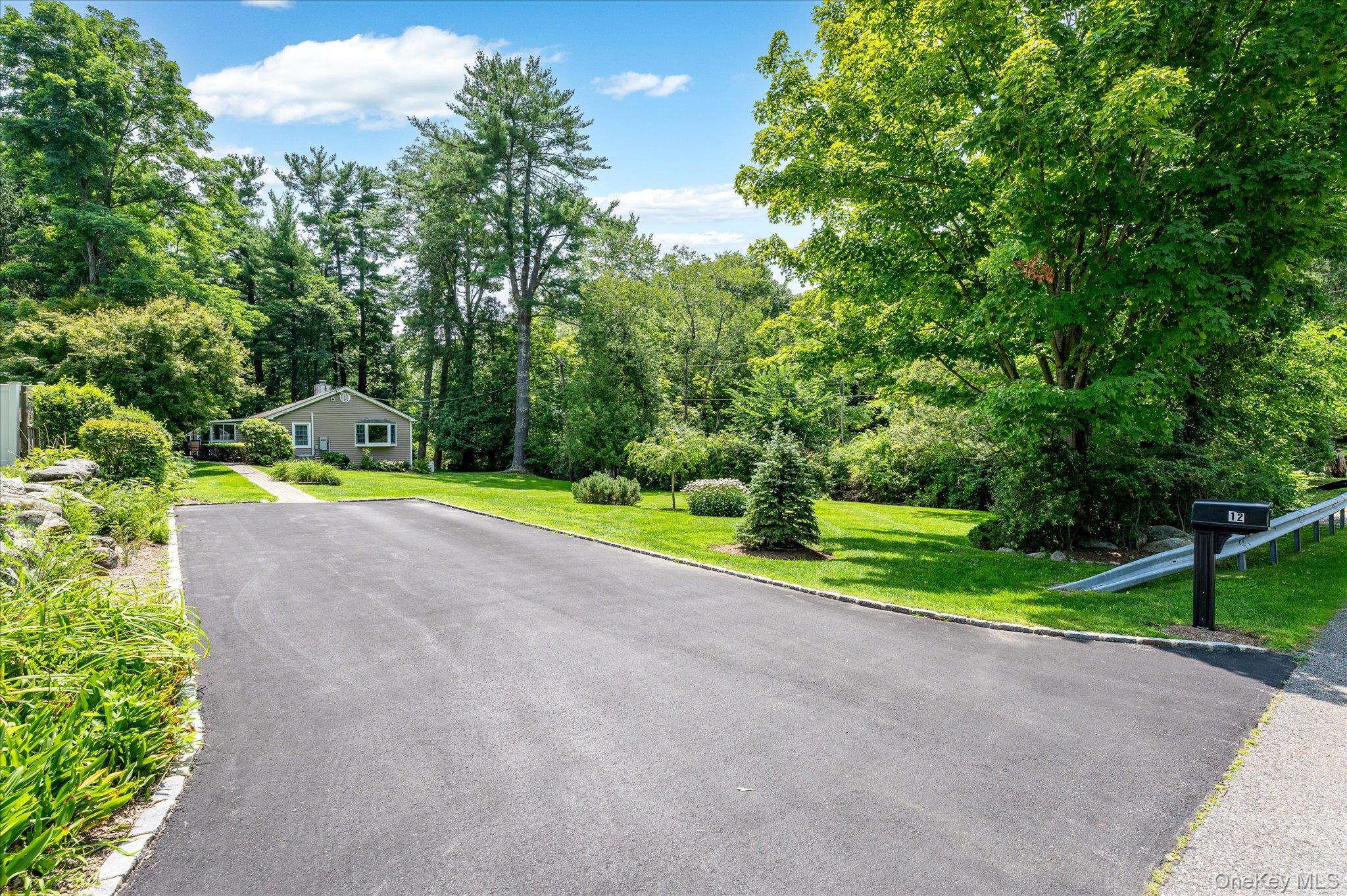 12 Lakeview Drive