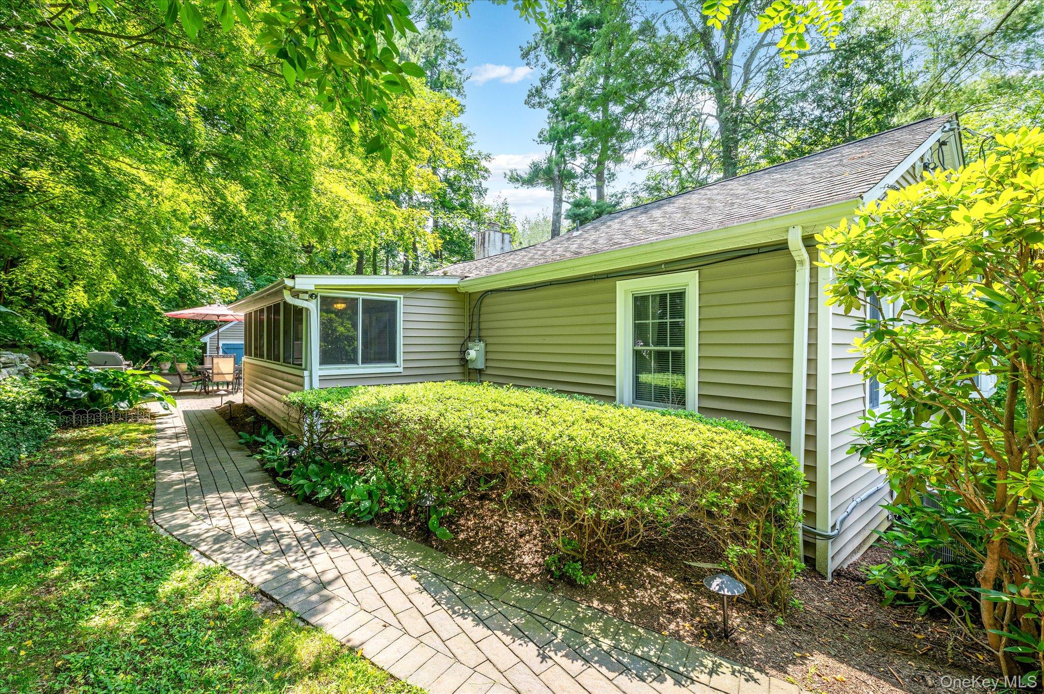 12 Lakeview Drive