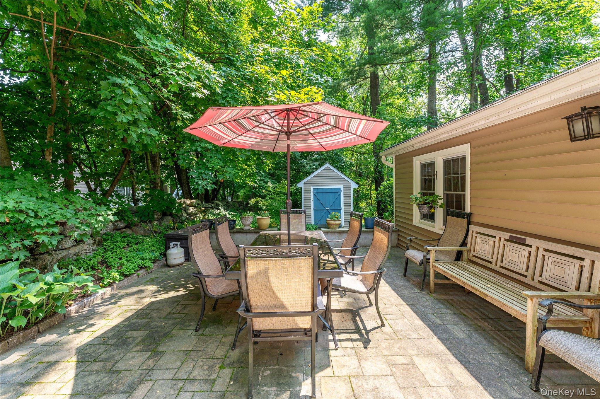 12 Lakeview Drive