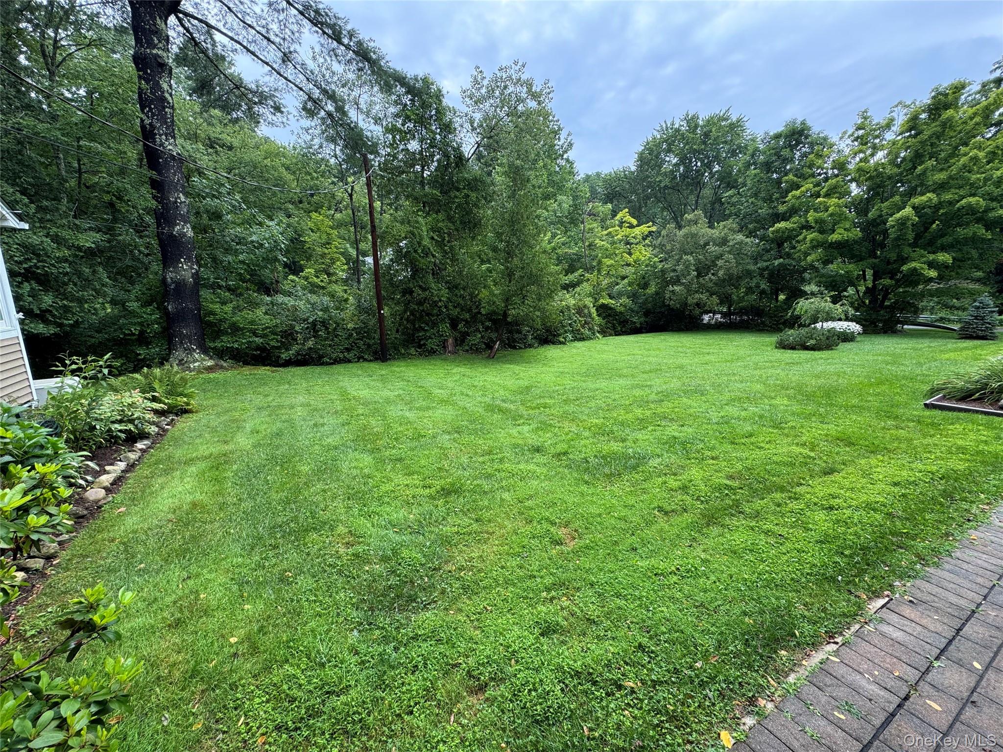 12 Lakeview Drive