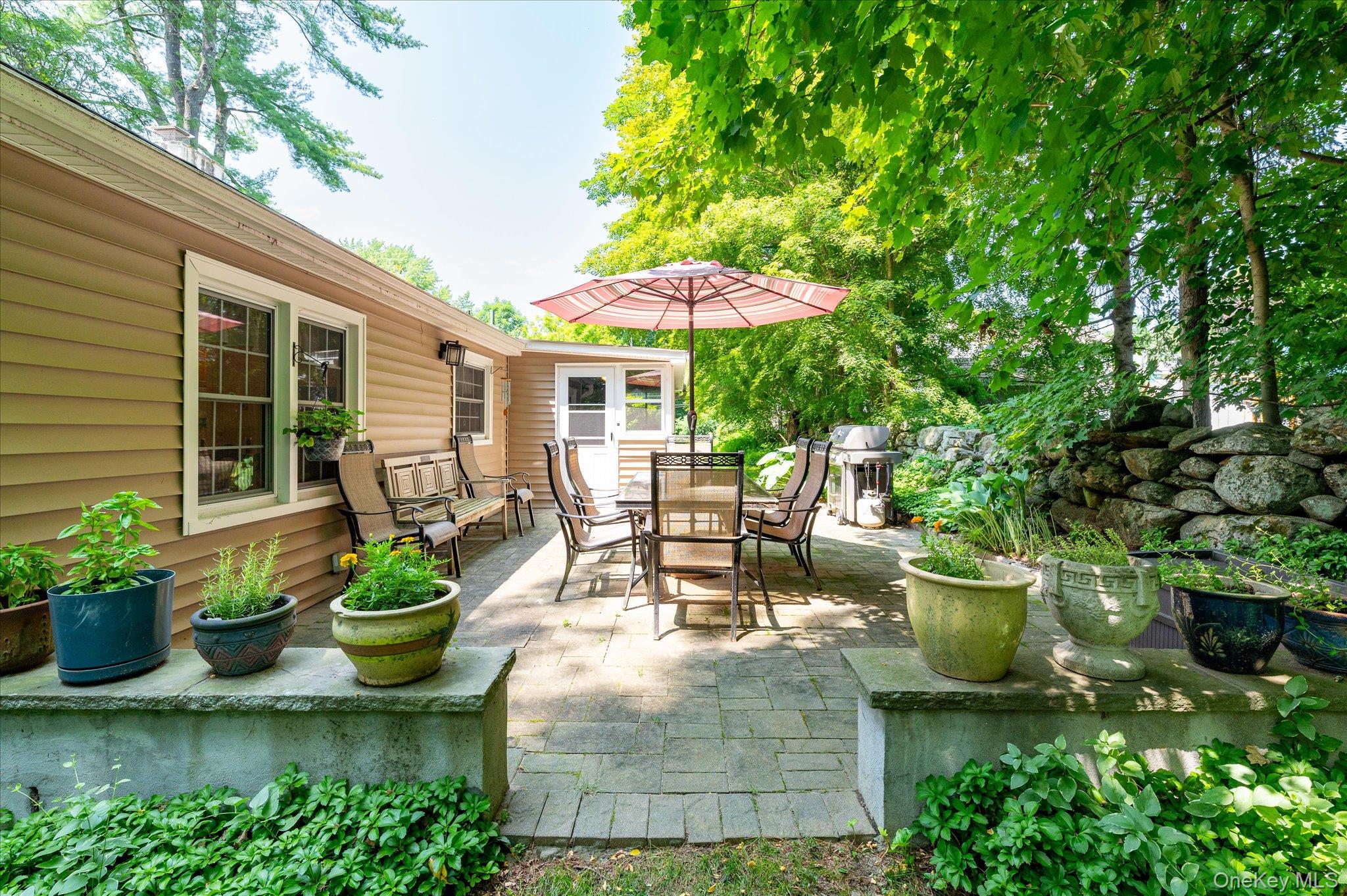 12 Lakeview Drive