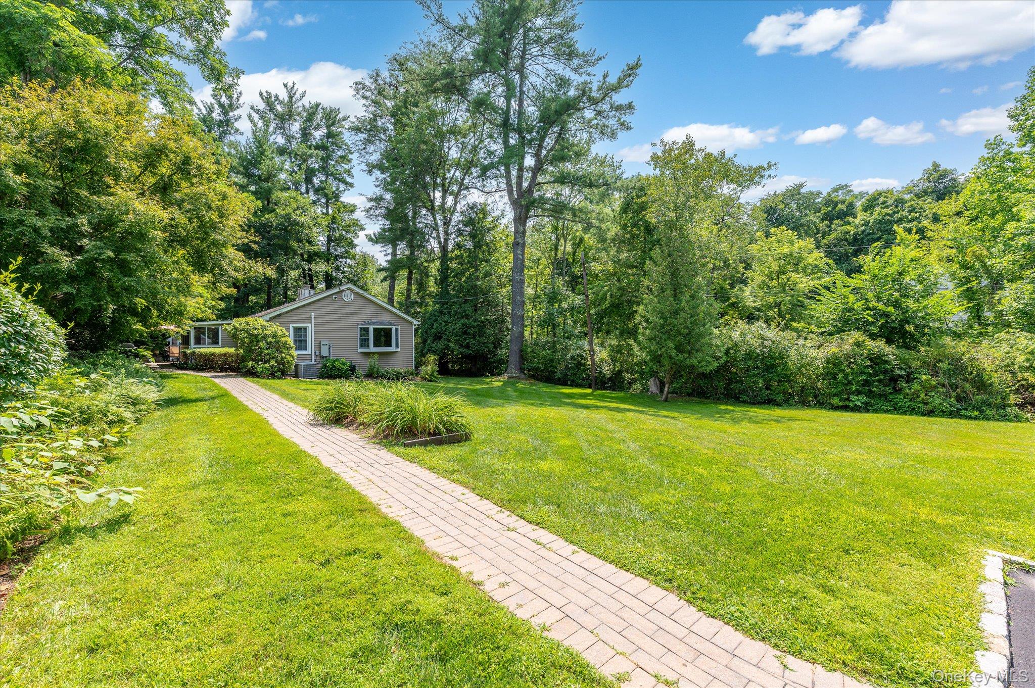 12 Lakeview Drive