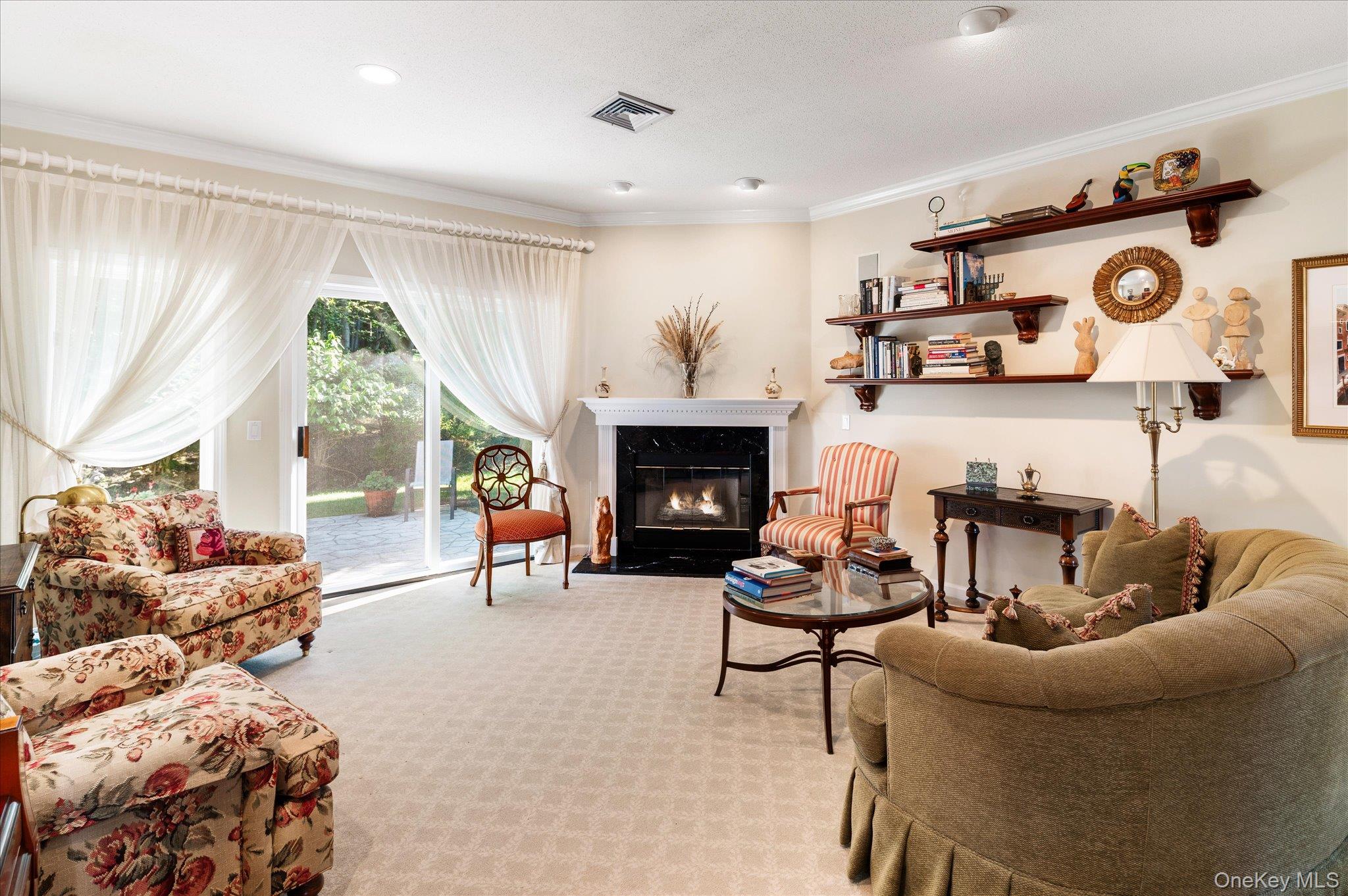 813 Heritage Hills