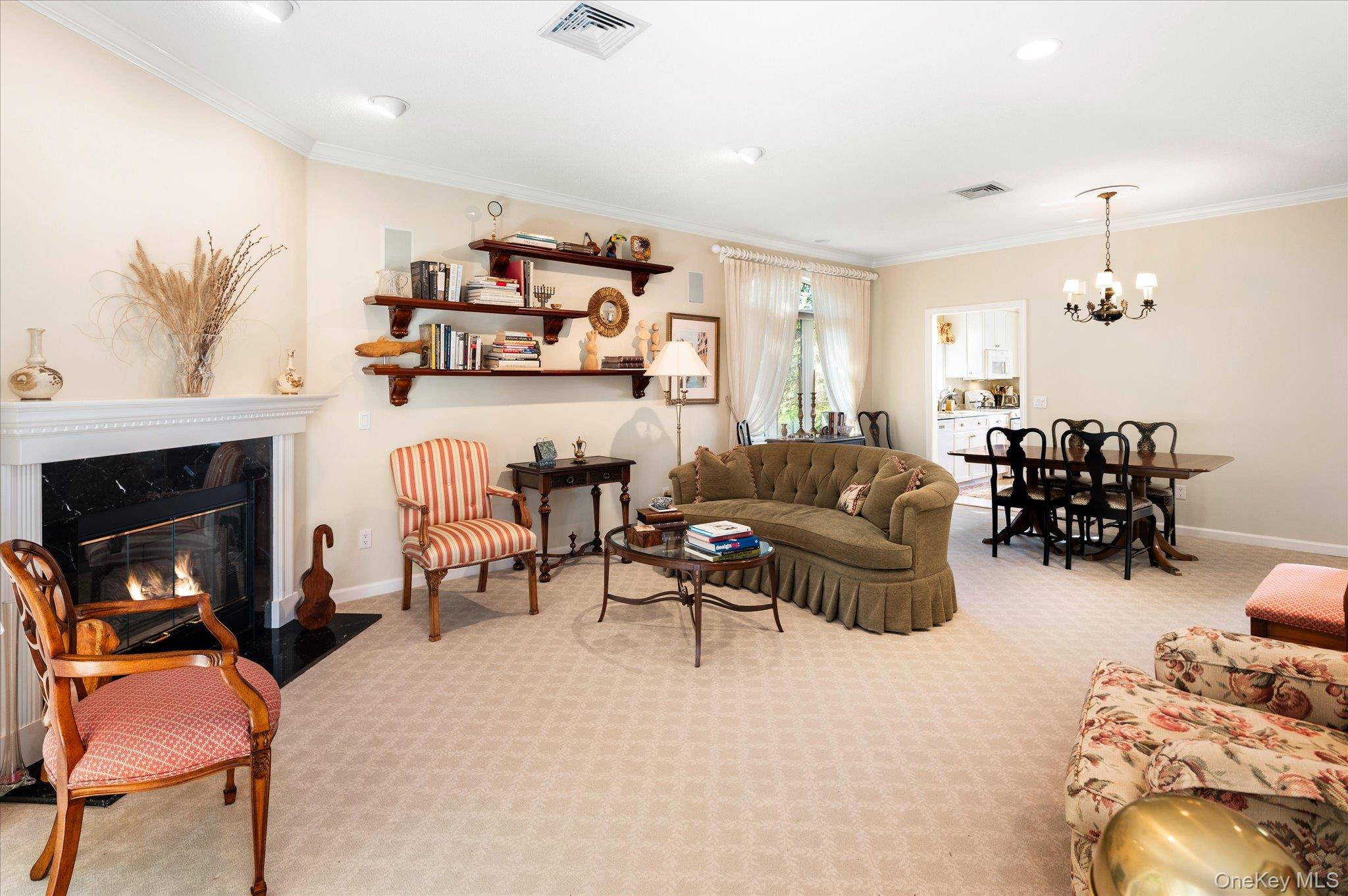813 Heritage Hills