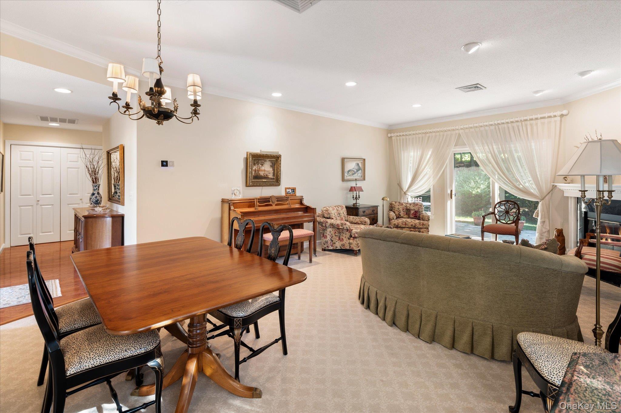 813 Heritage Hills