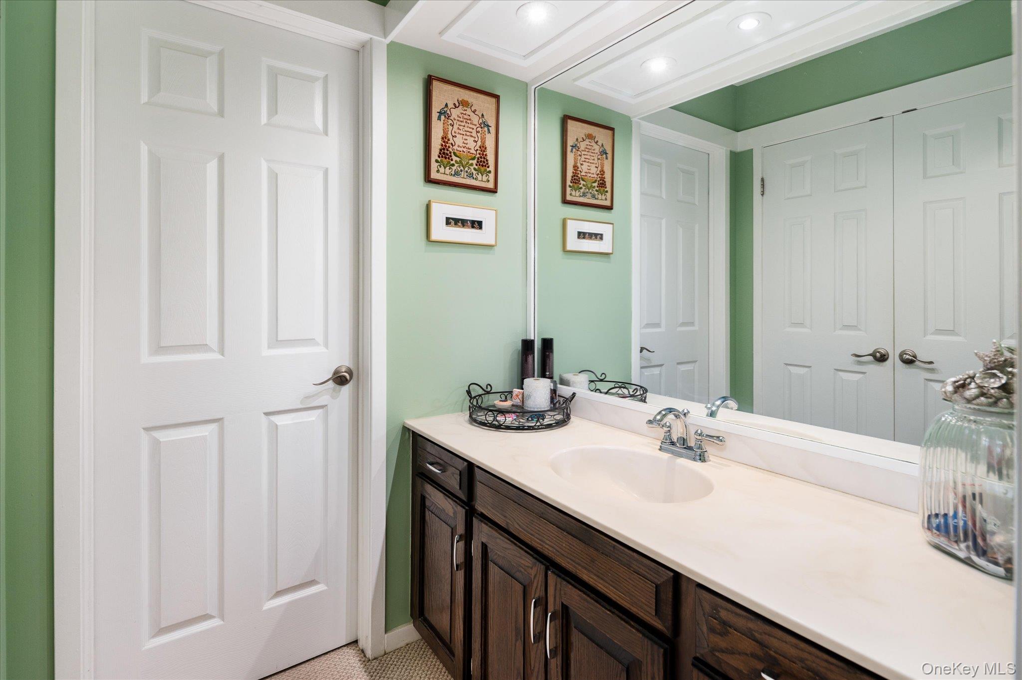 332 Heritage Hills Unit: B