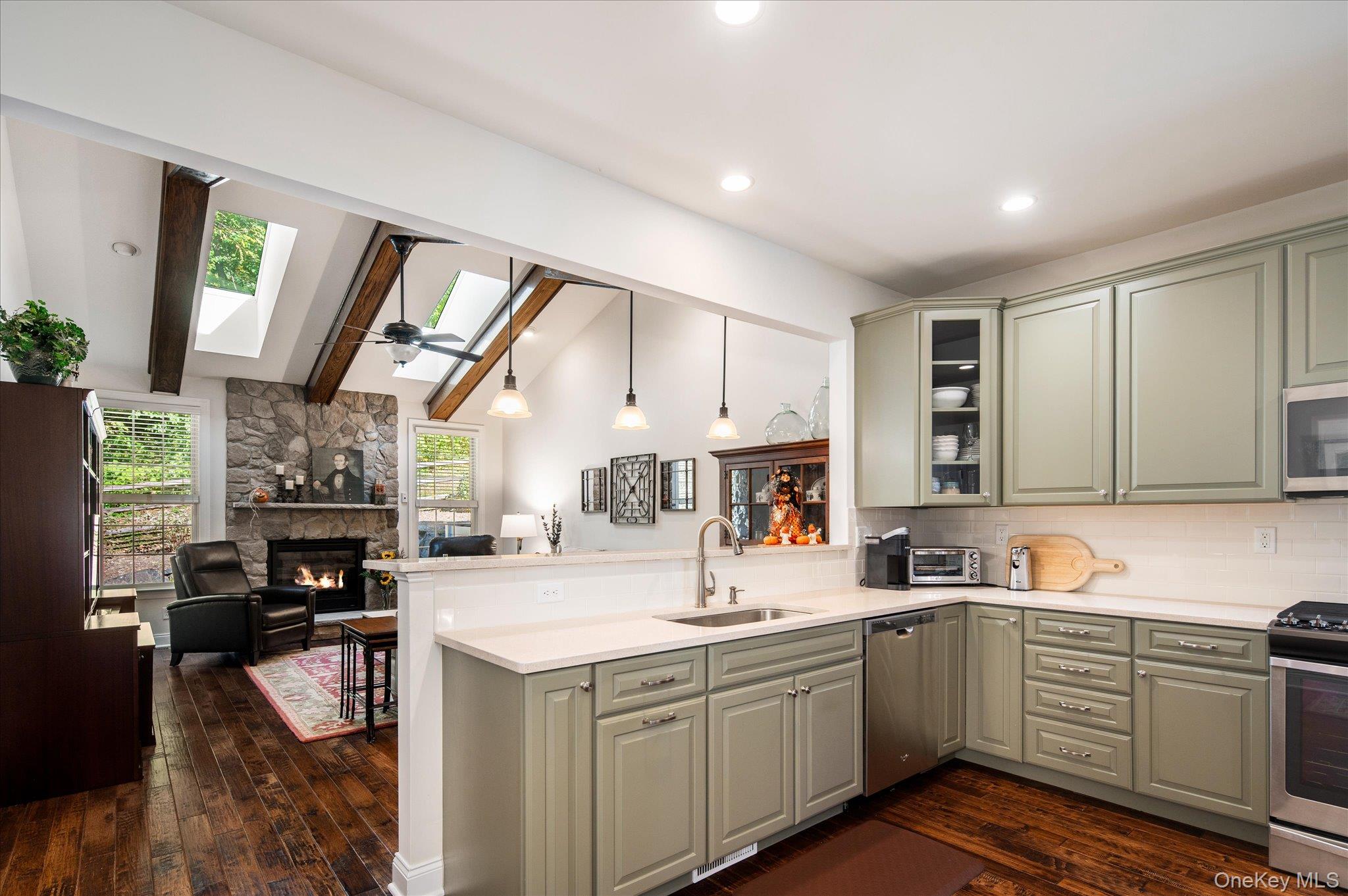 13 Bernheimer Lane