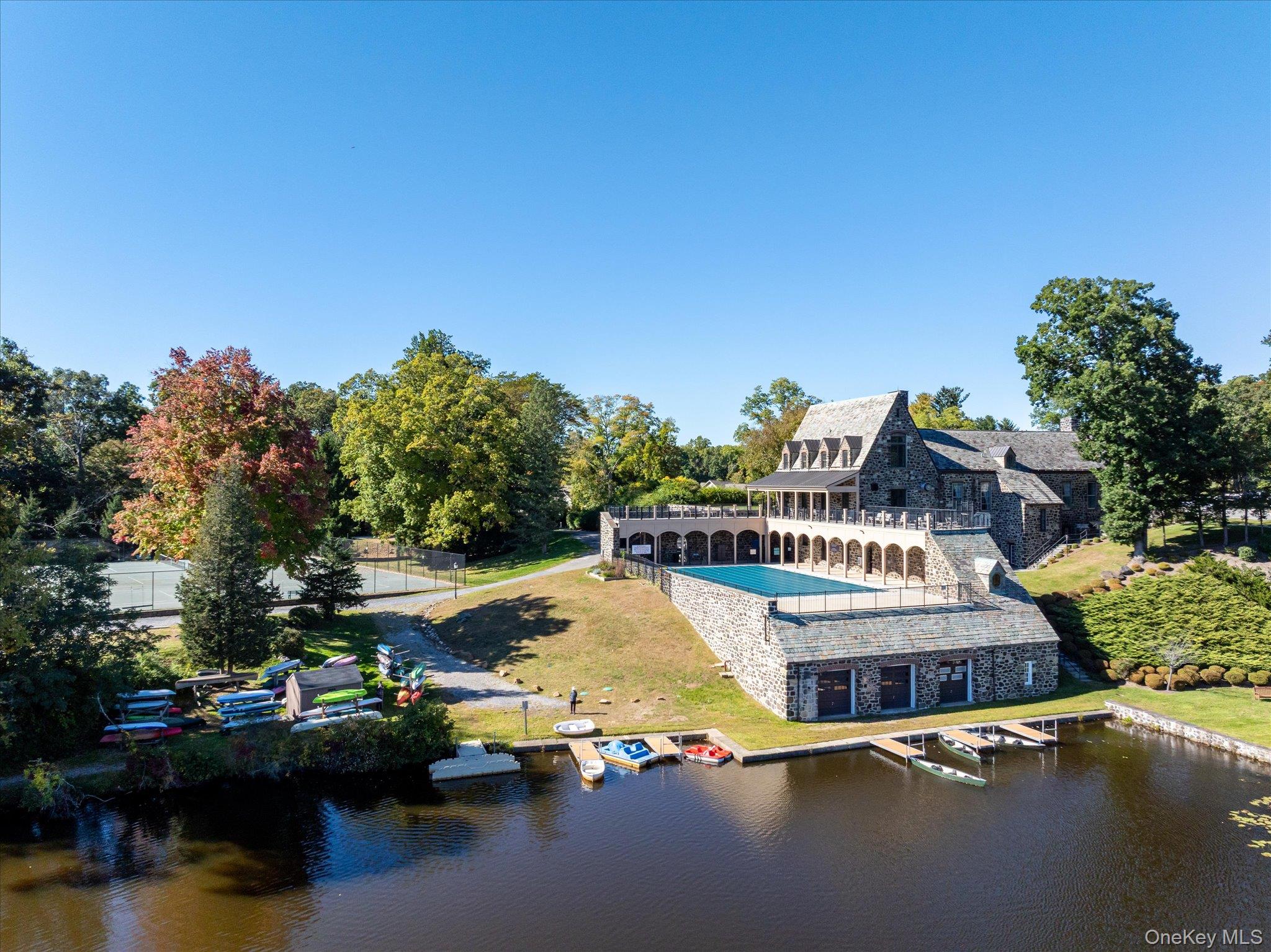 13 Bernheimer Lane