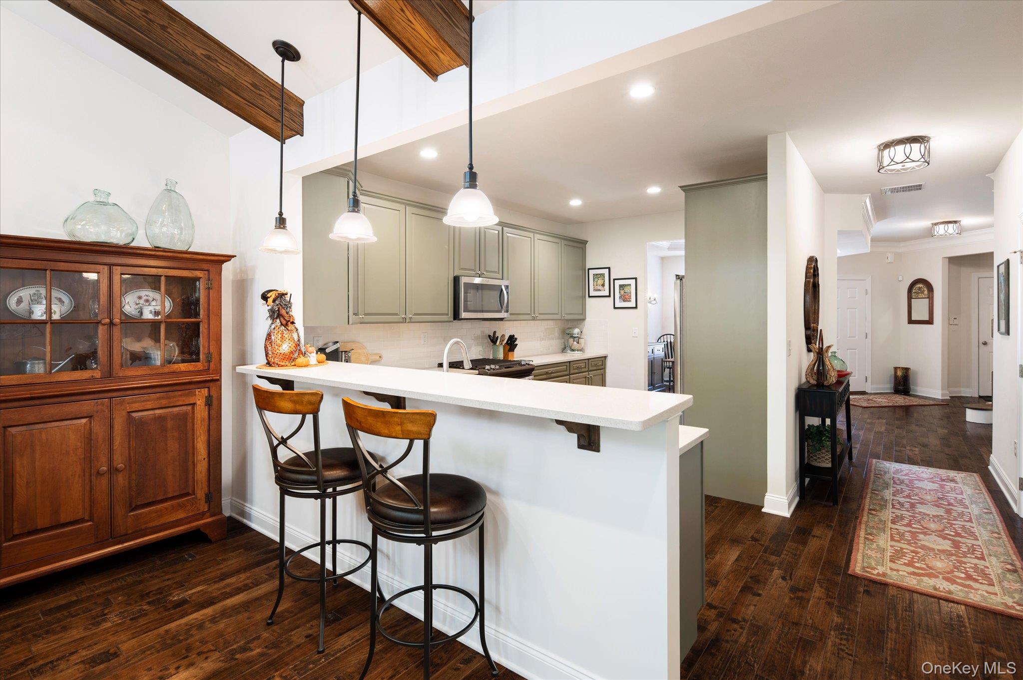 13 Bernheimer Lane