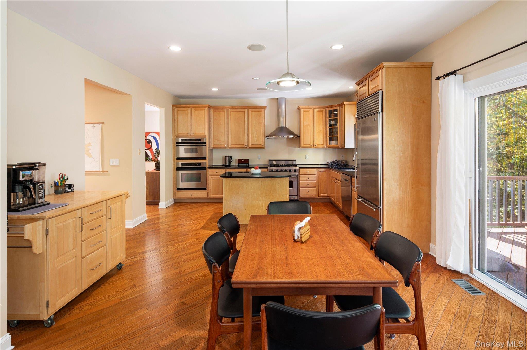 4 Harris Court