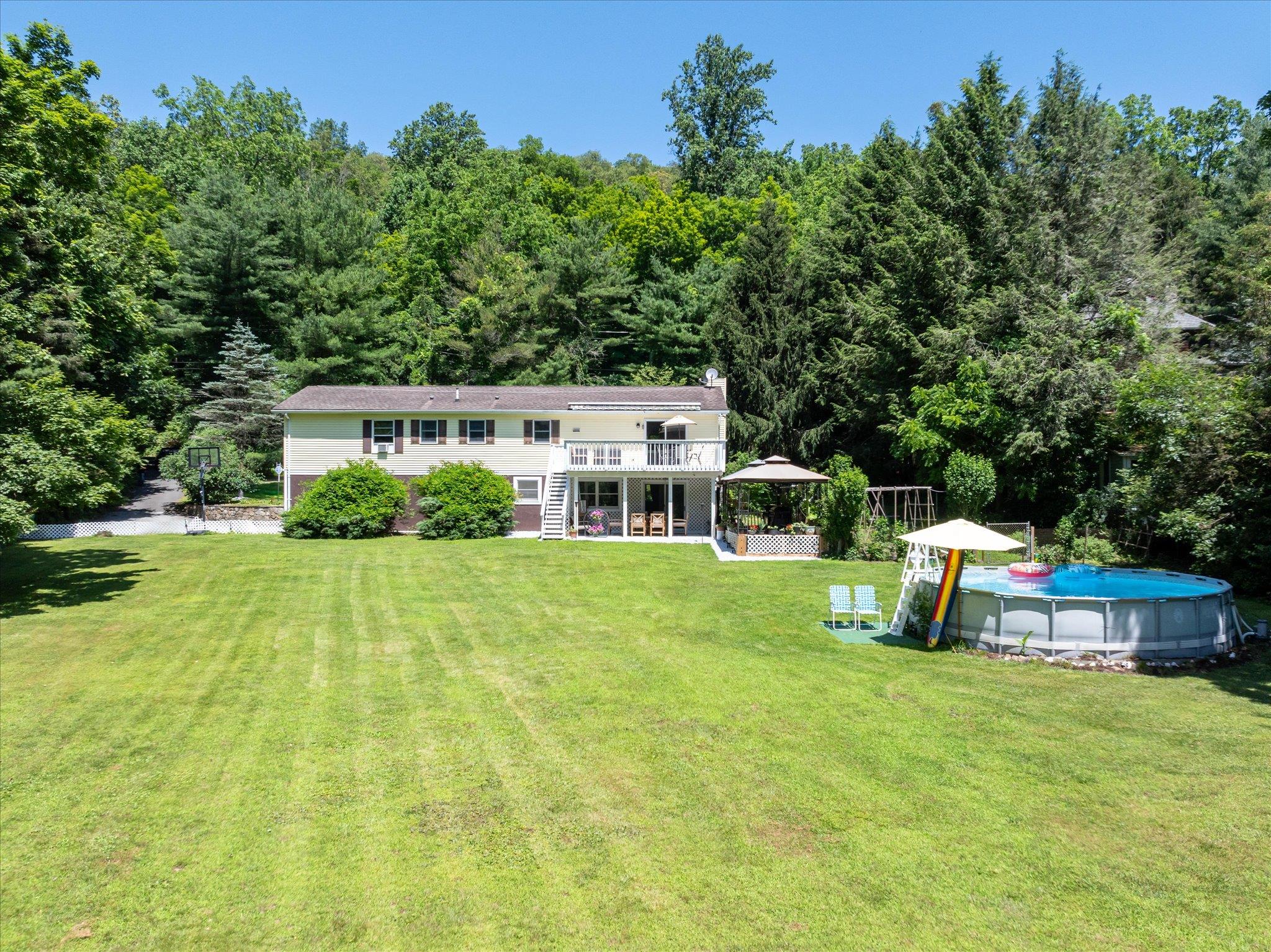 542 Peekskill Hollow Road