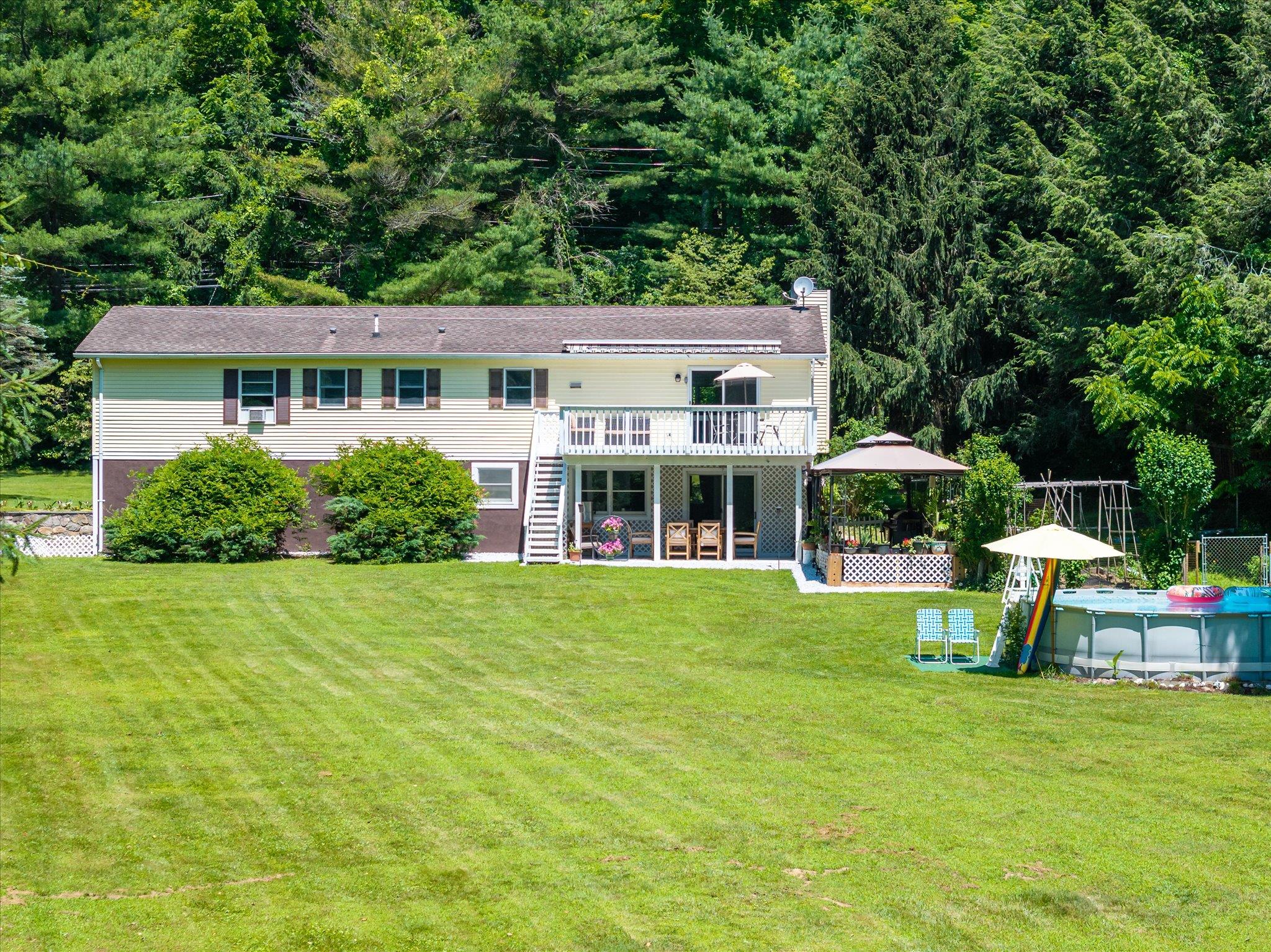 542 Peekskill Hollow Road
