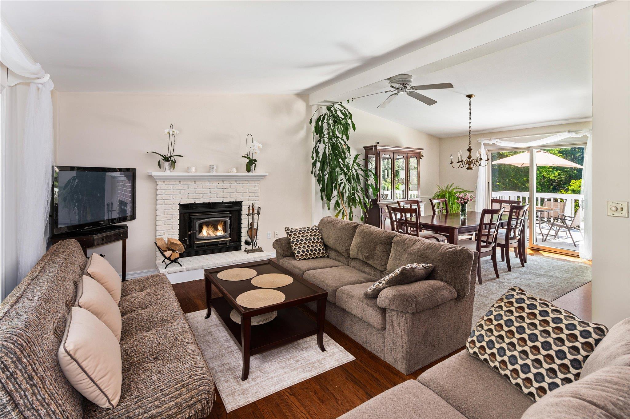 542 Peekskill Hollow Road