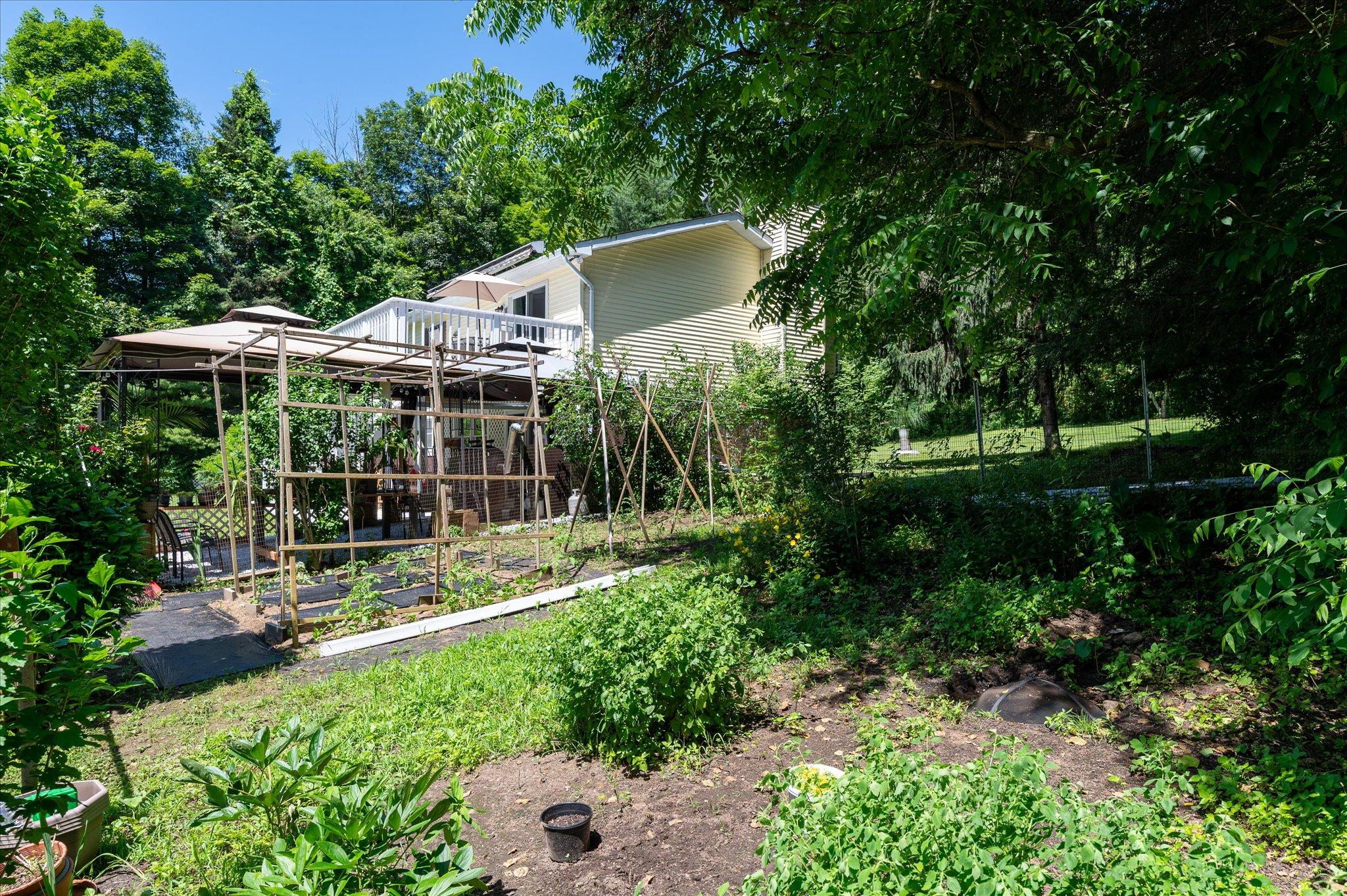 542 Peekskill Hollow Road