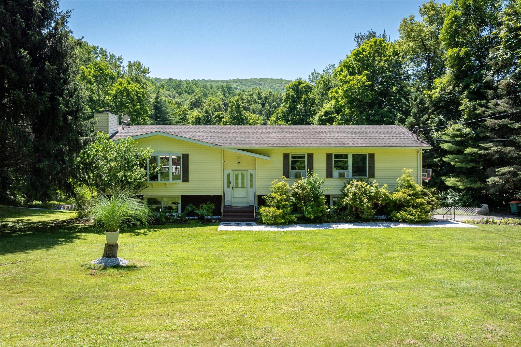 542 Peekskill Hollow Road