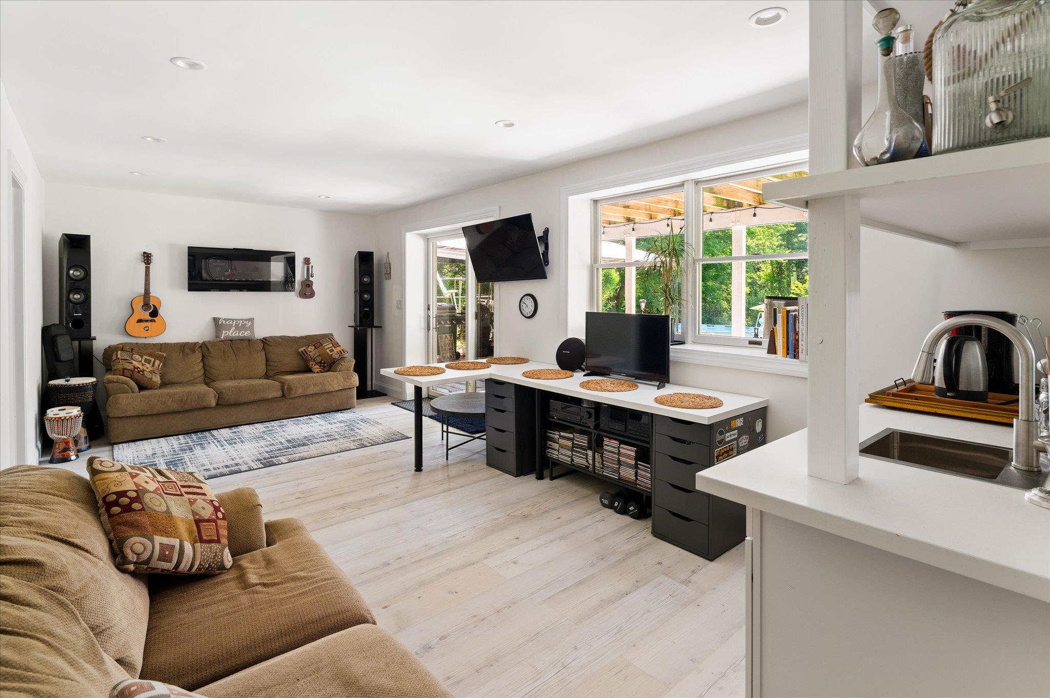 542 Peekskill Hollow Road
