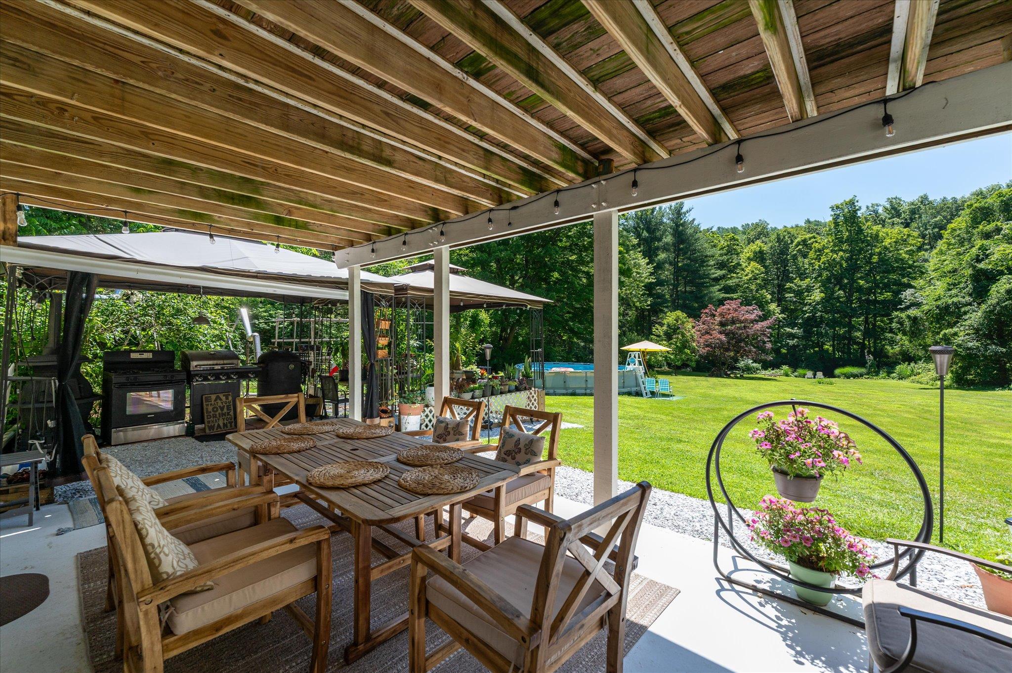 542 Peekskill Hollow Road