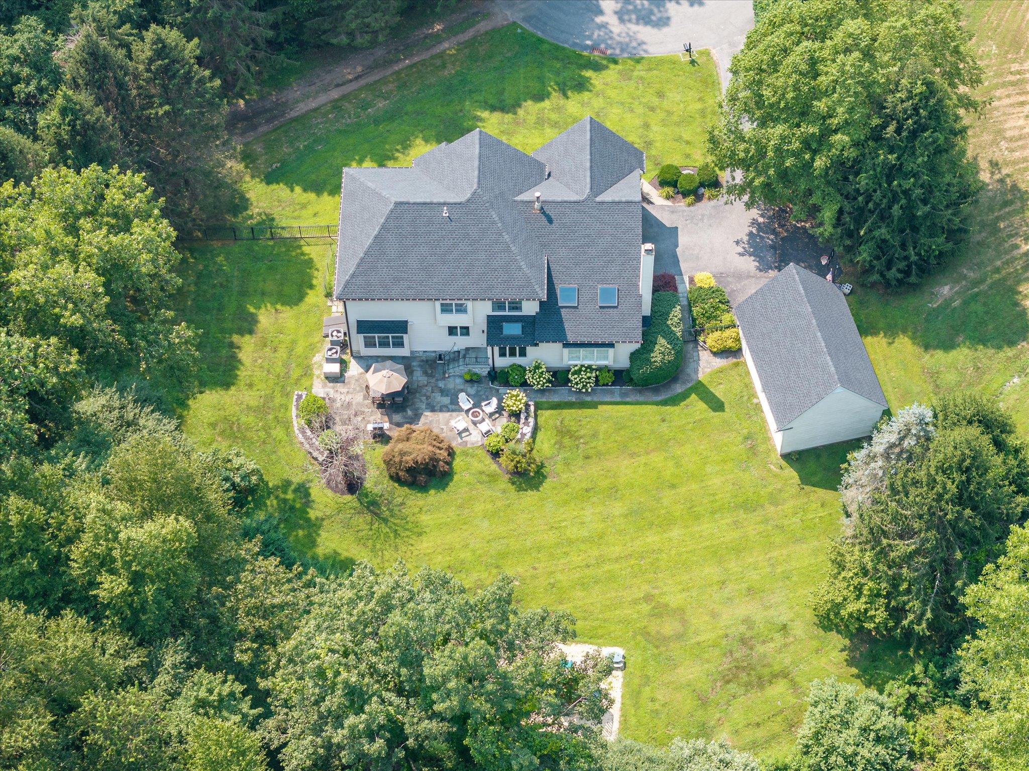 11 Mathews Lane