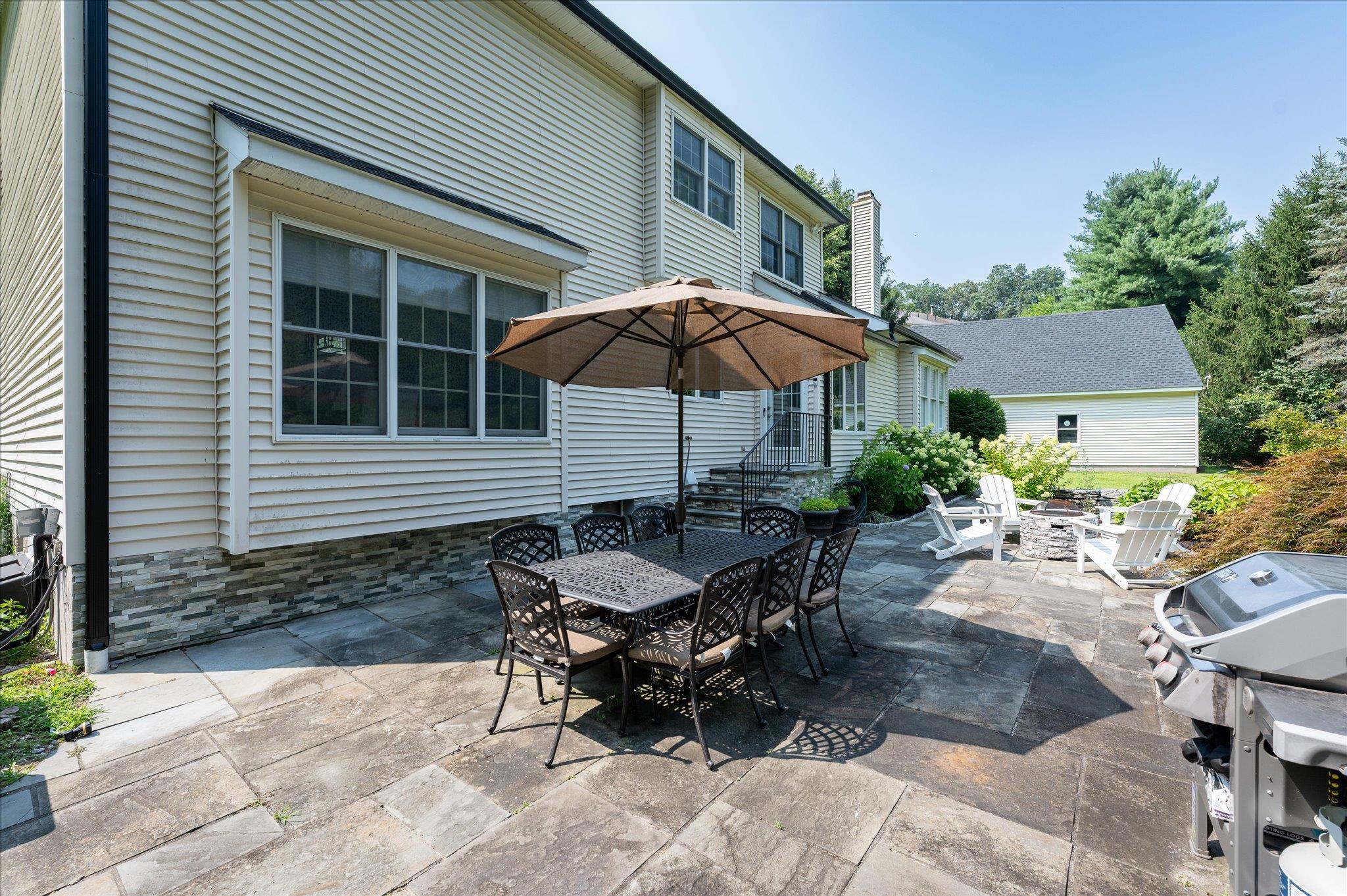 11 Mathews Lane