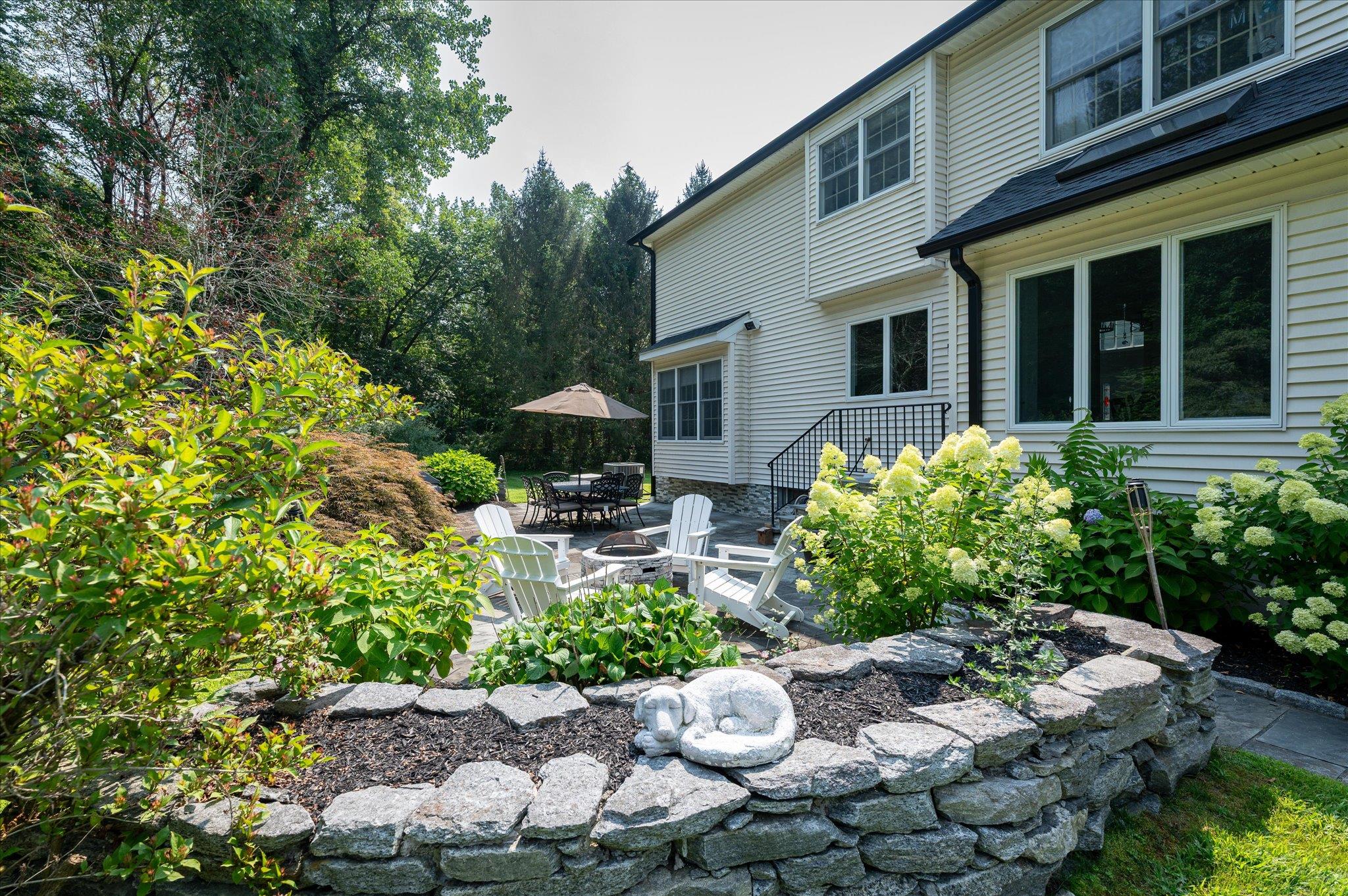 11 Mathews Lane