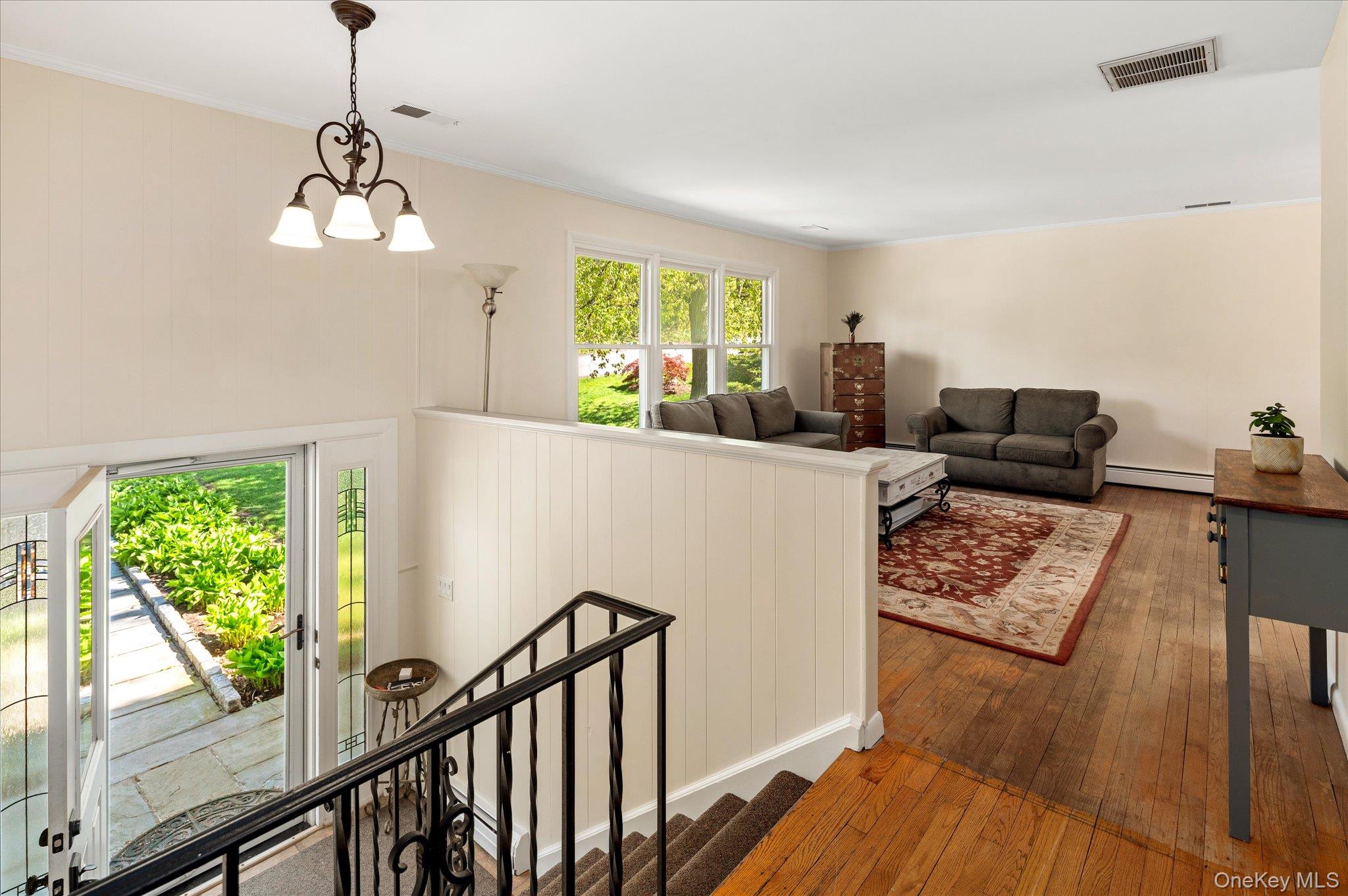 6 Amawalk Avenue