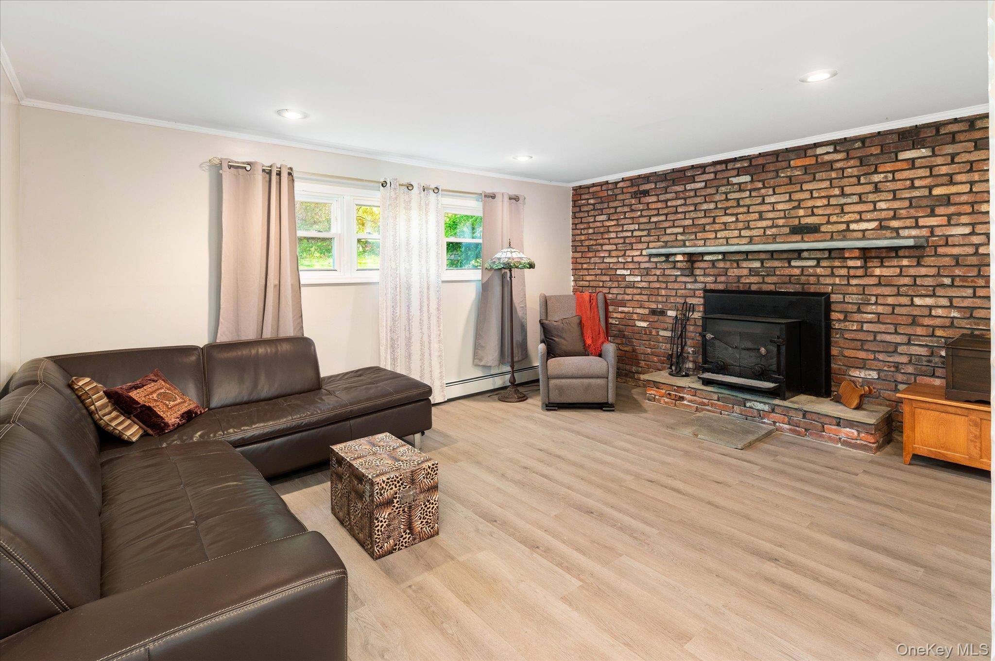 6 Amawalk Avenue