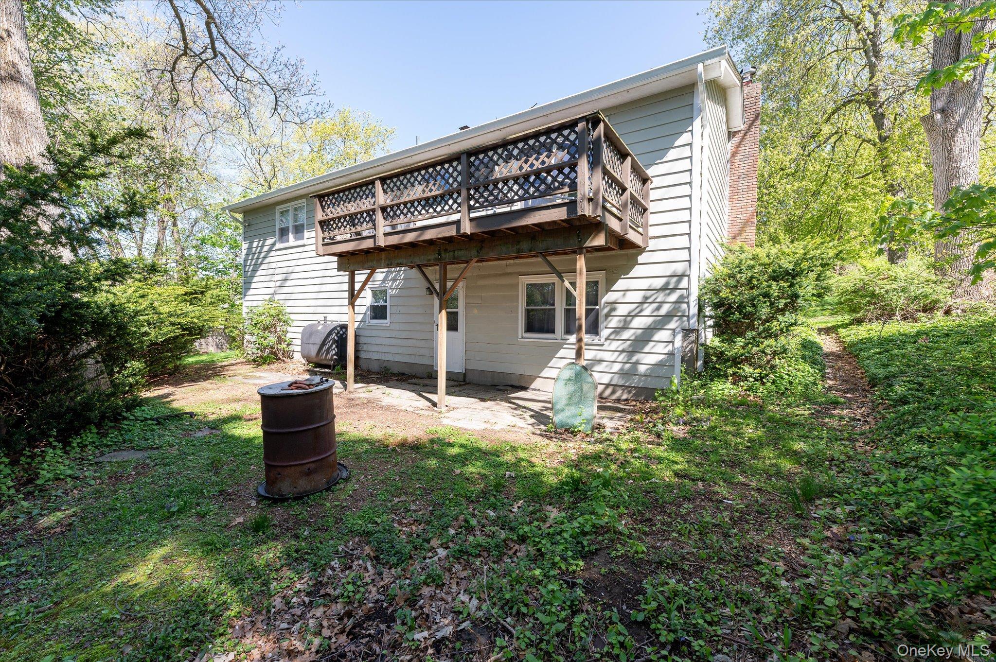 6 Amawalk Avenue