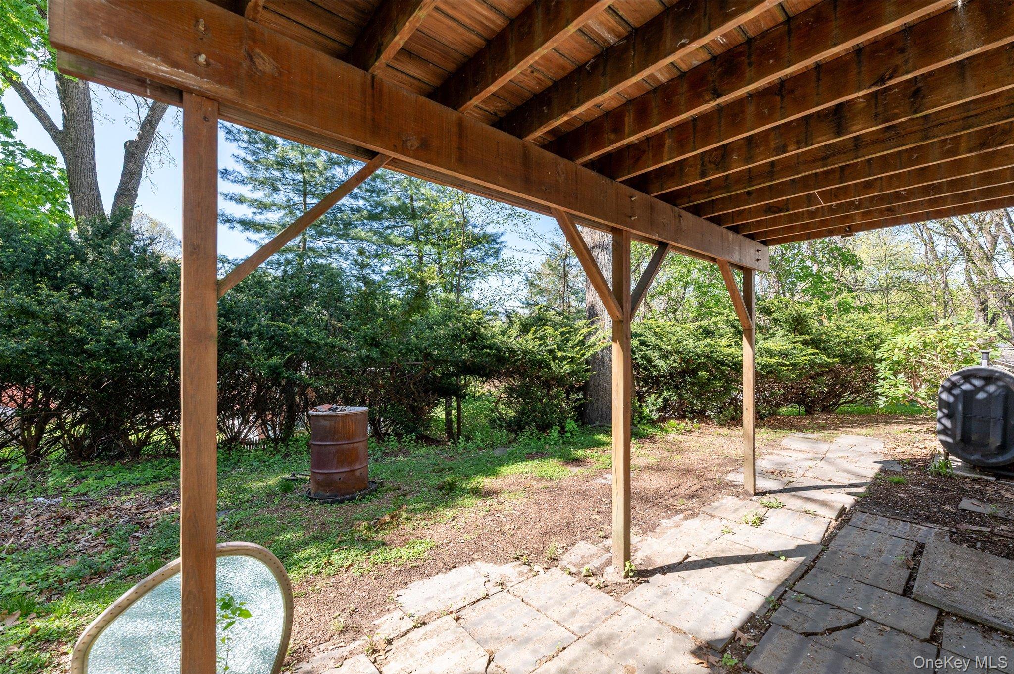 6 Amawalk Avenue