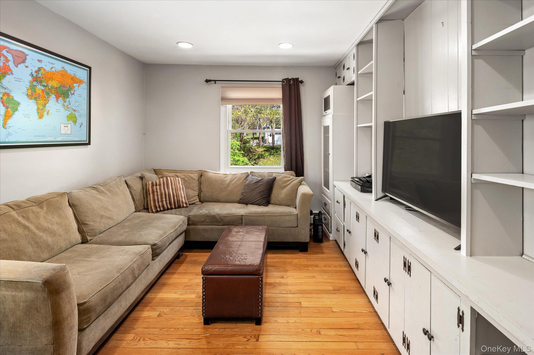 6 Amawalk Avenue