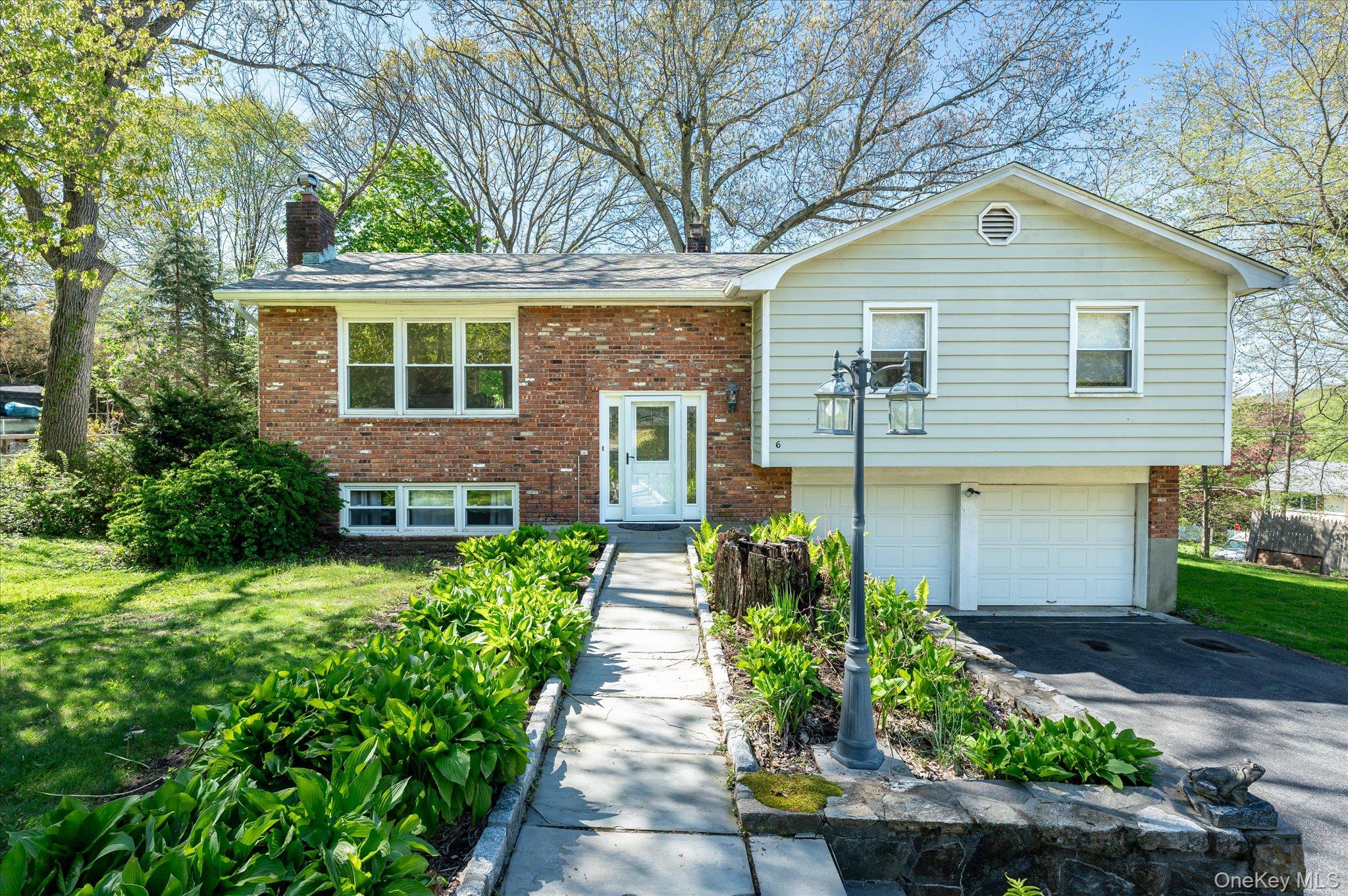 6 Amawalk Avenue