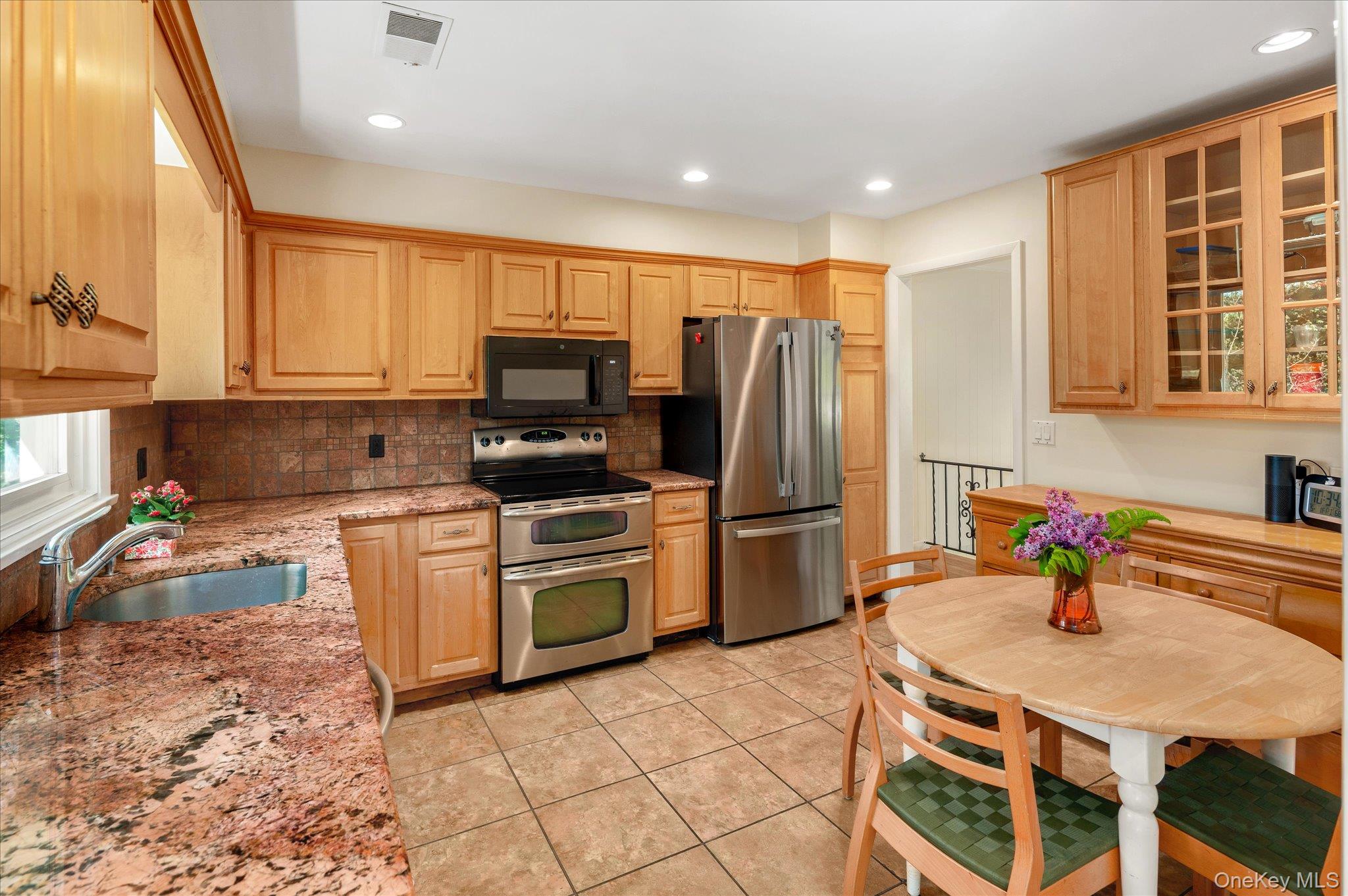 6 Amawalk Avenue