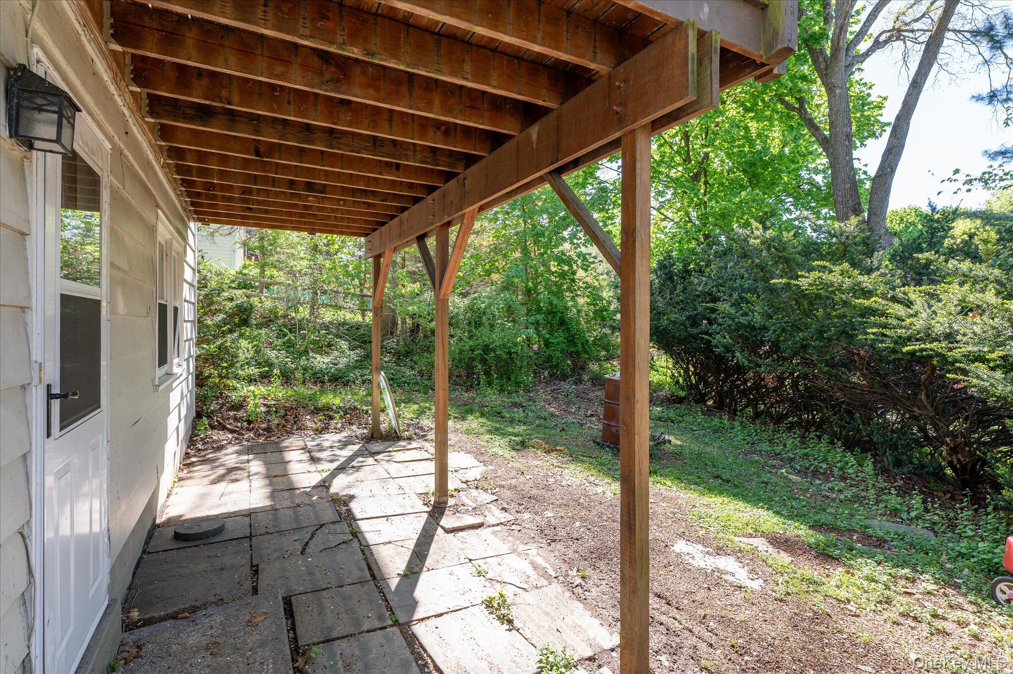 6 Amawalk Avenue