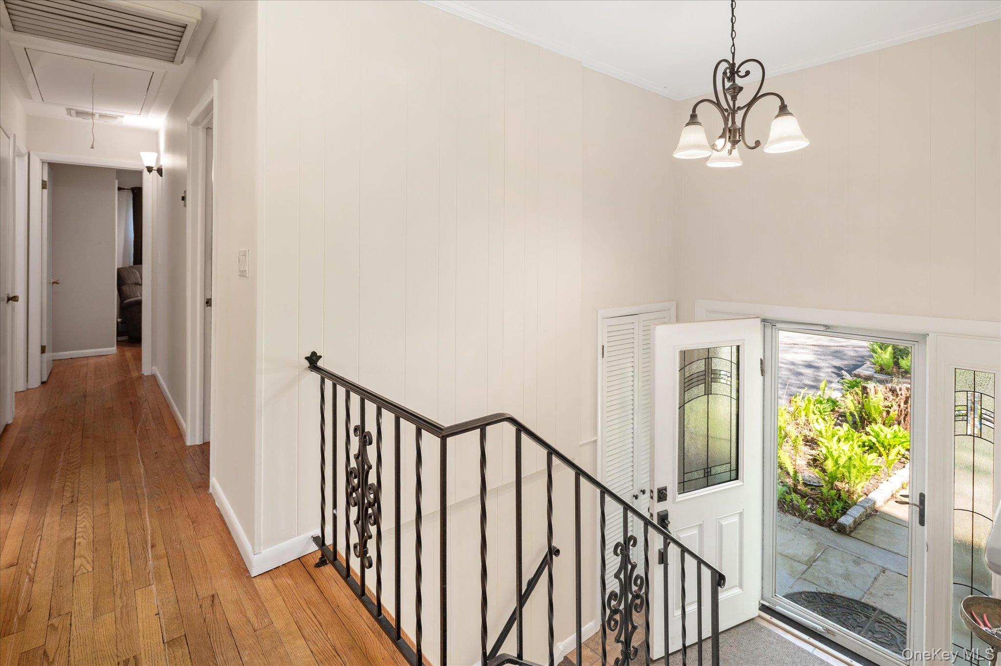 6 Amawalk Avenue