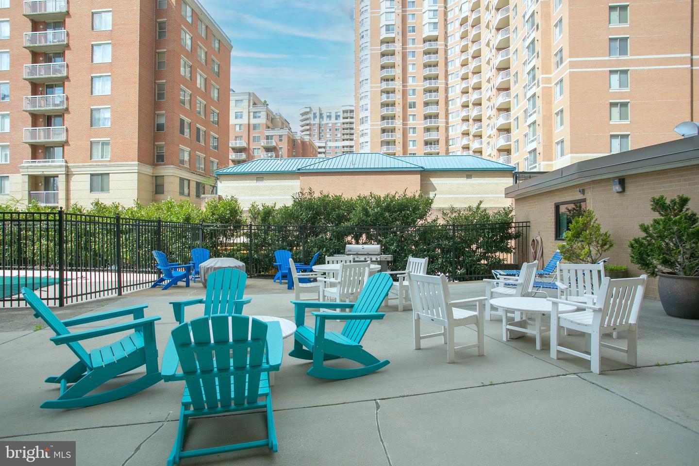 3800 Fairfax Dr #702