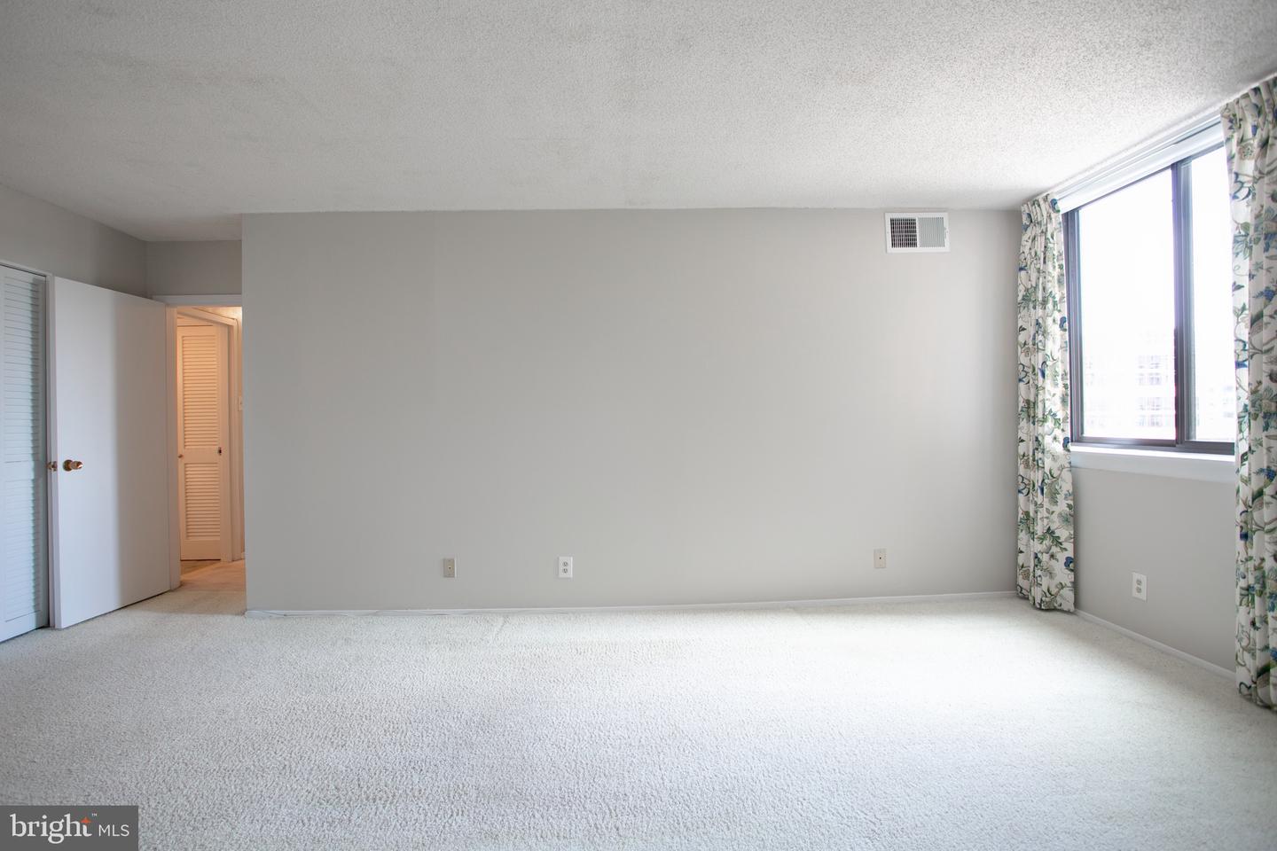 3800 Fairfax Dr #702