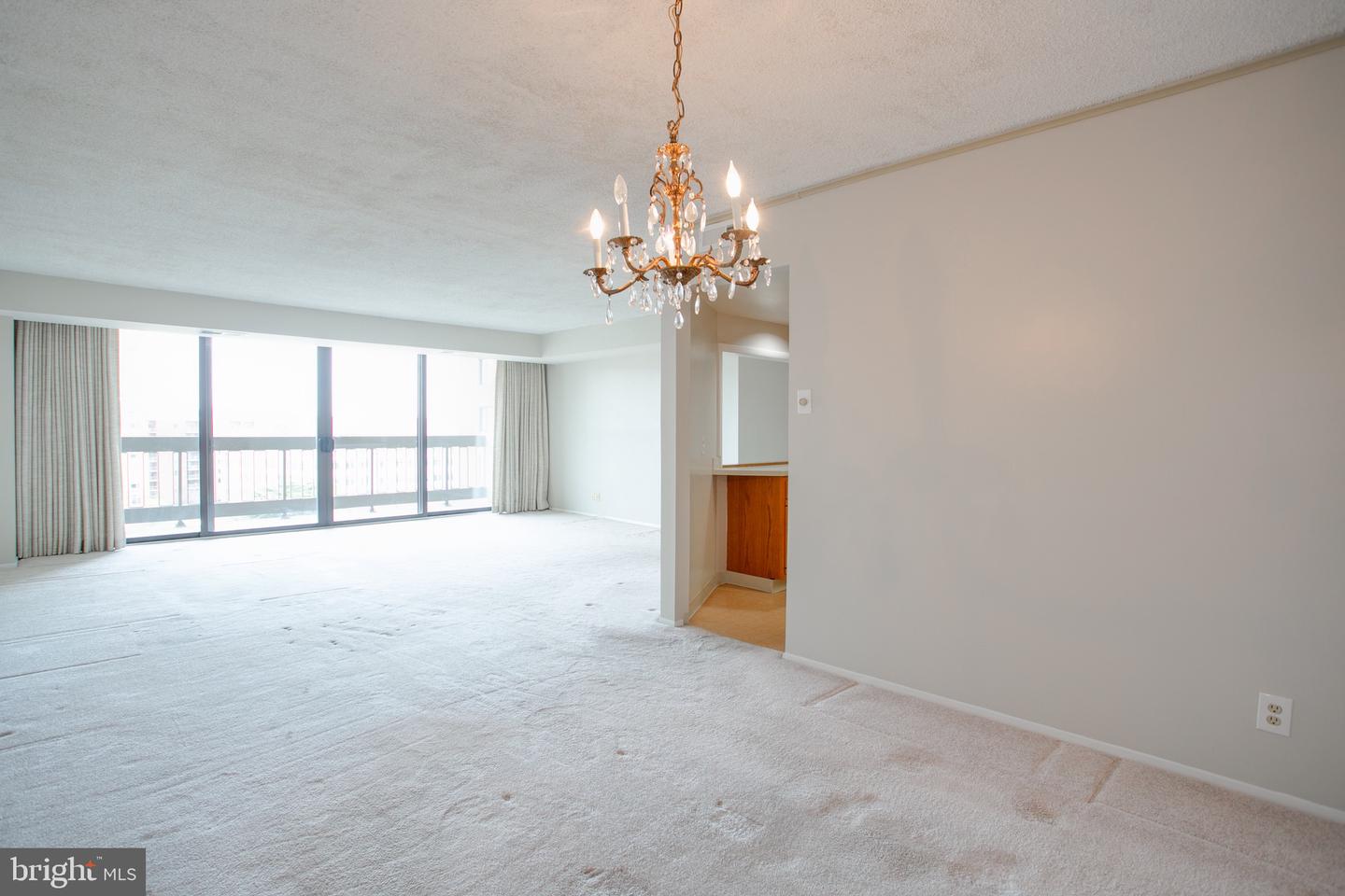 3800 Fairfax Dr #702