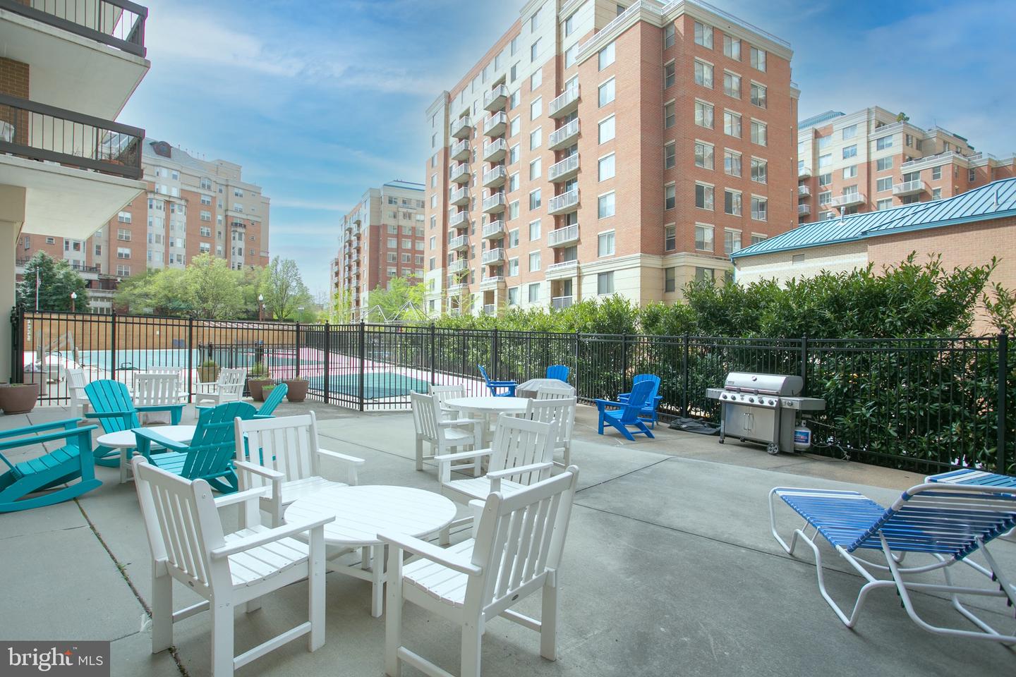 3800 Fairfax Dr #702