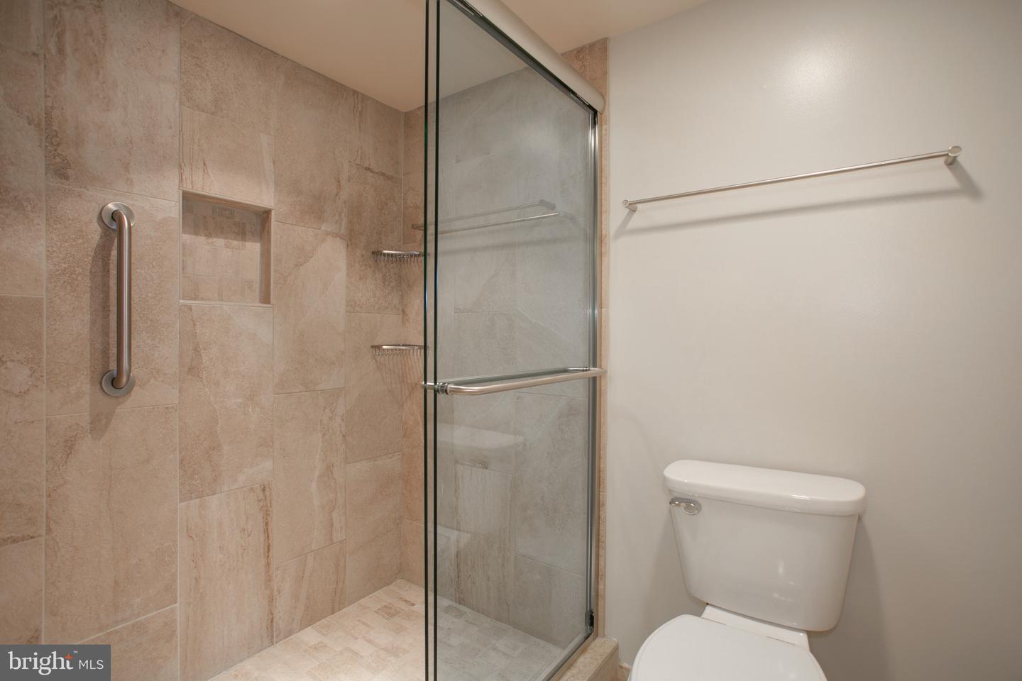 3800 Fairfax Dr #702