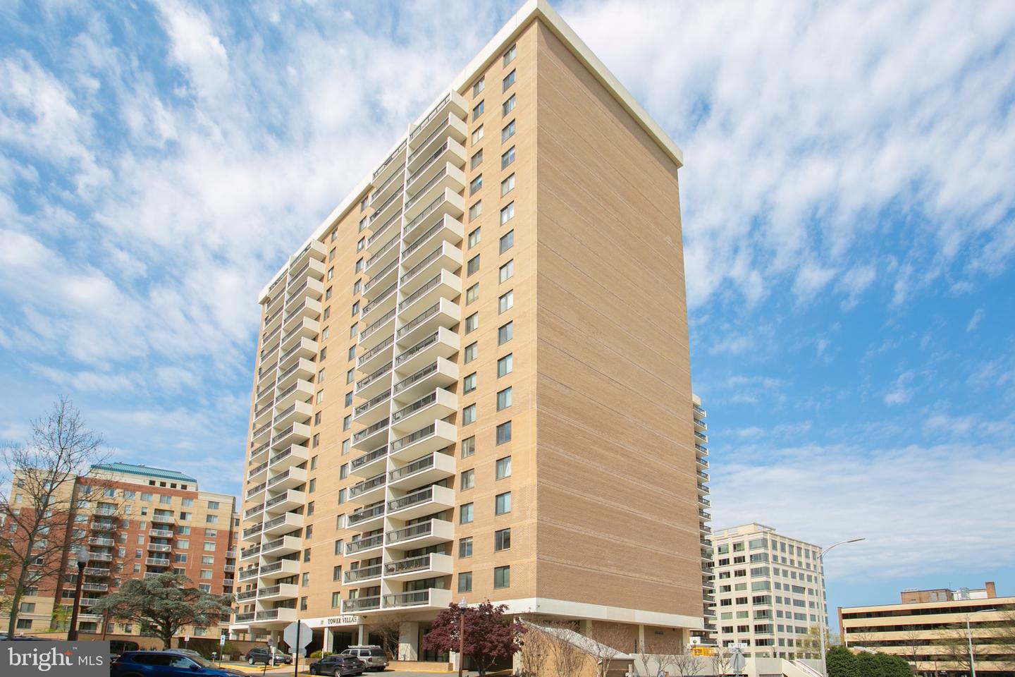 3800 Fairfax Dr #702