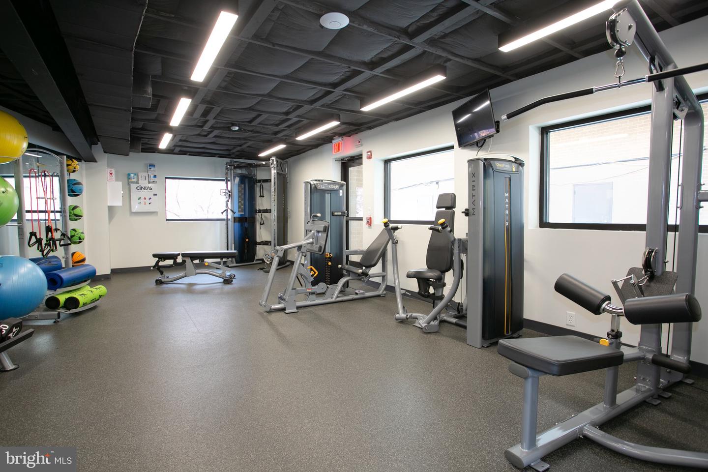 3800 Fairfax Dr #702