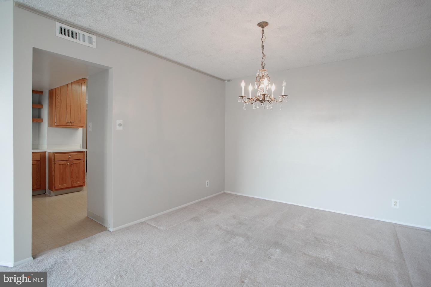 3800 Fairfax Dr #702