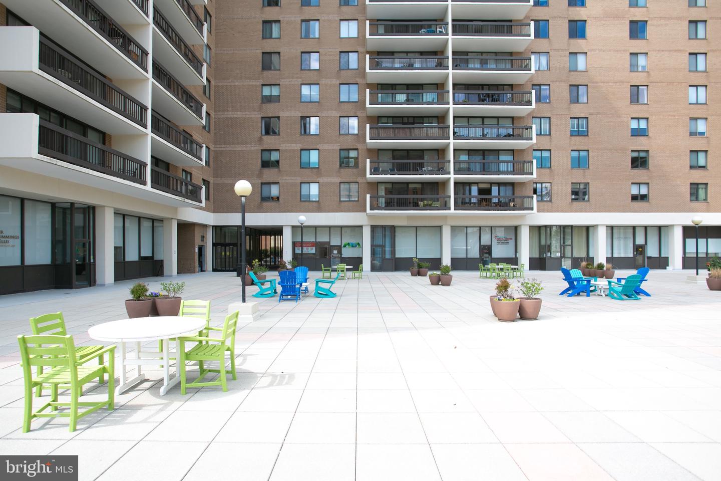 3800 Fairfax Dr #702