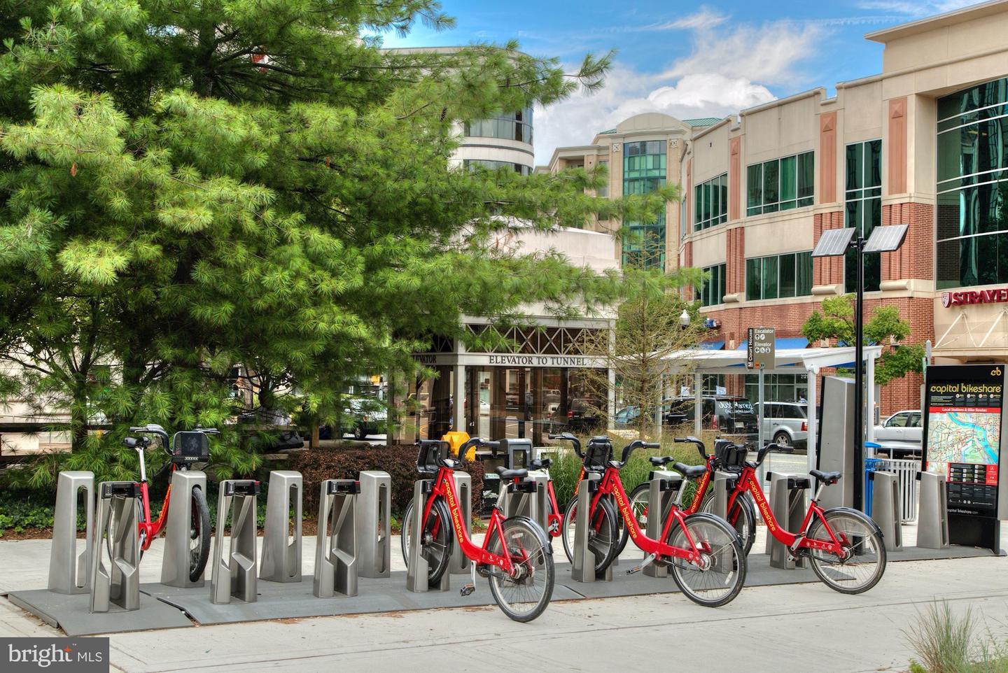 3800 Fairfax Dr #702