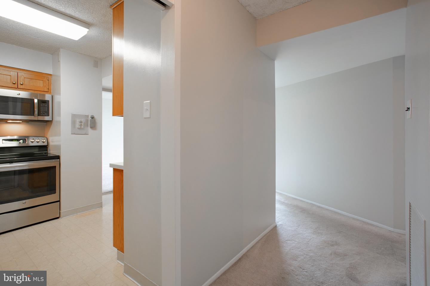 3800 Fairfax Dr #702