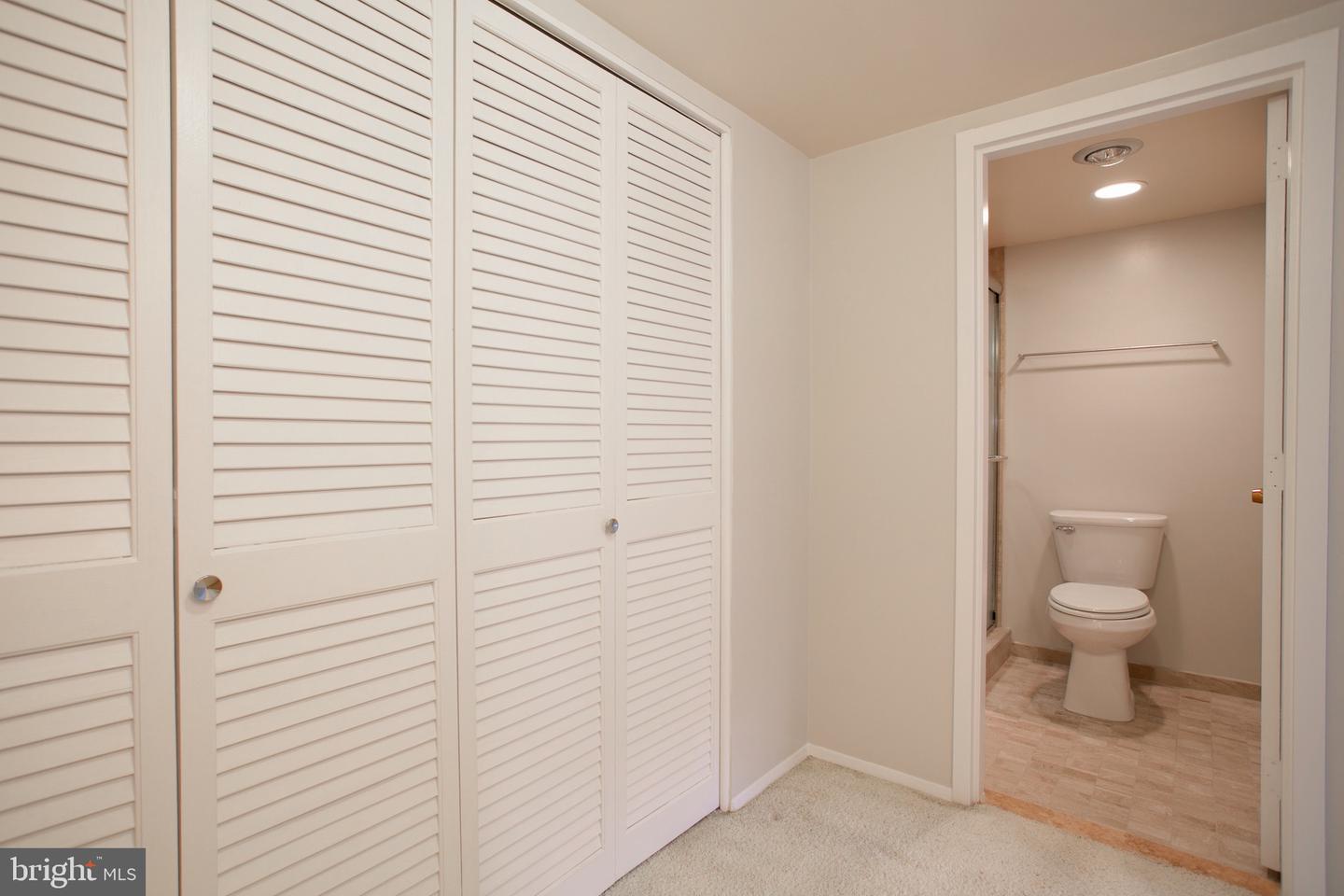 3800 Fairfax Dr #702