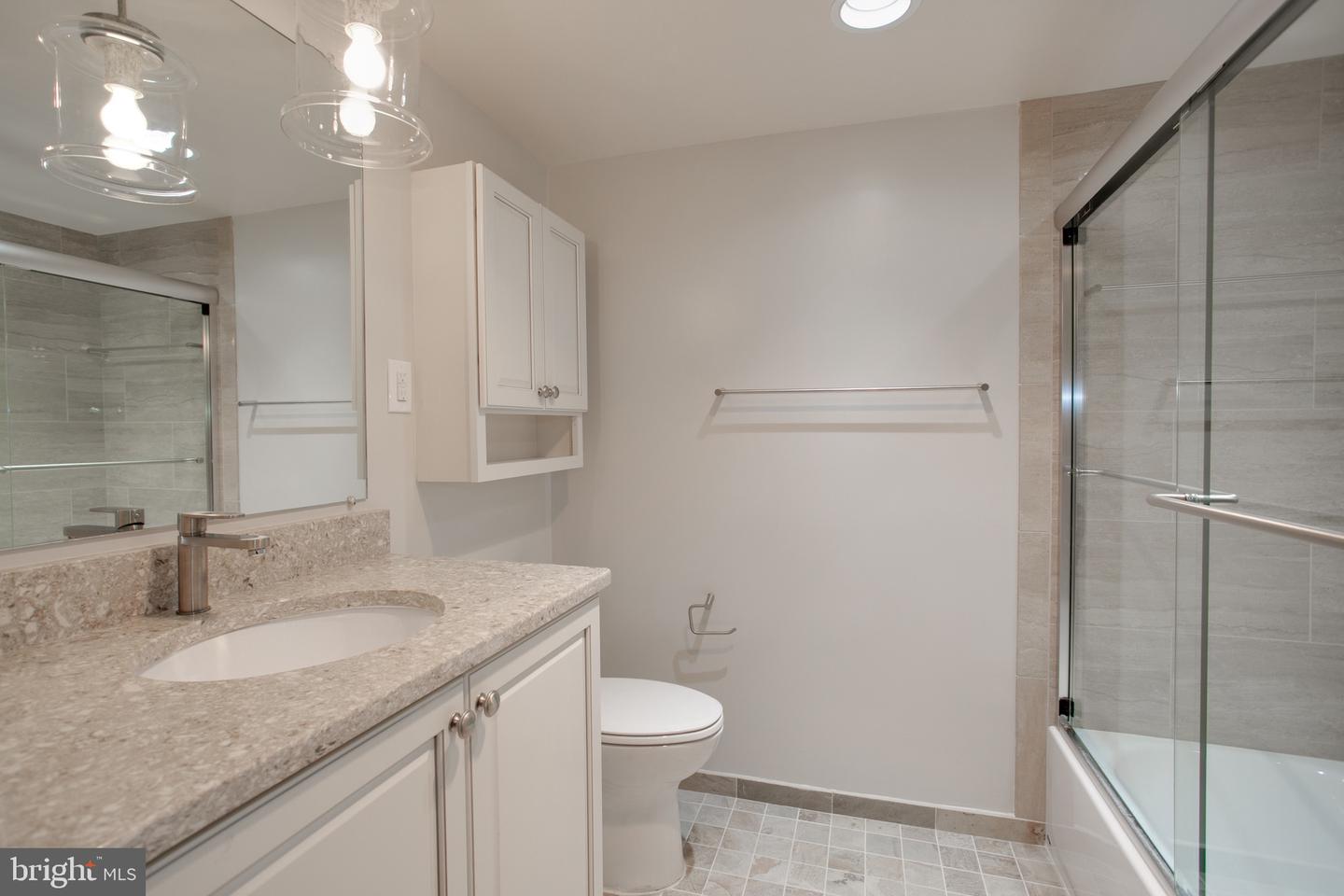 3800 Fairfax Dr #702