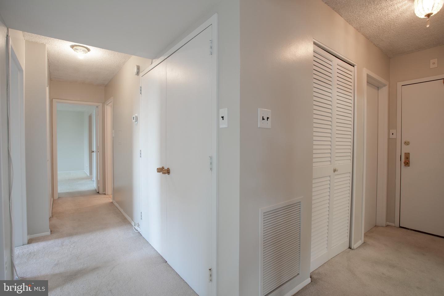 3800 Fairfax Dr #702